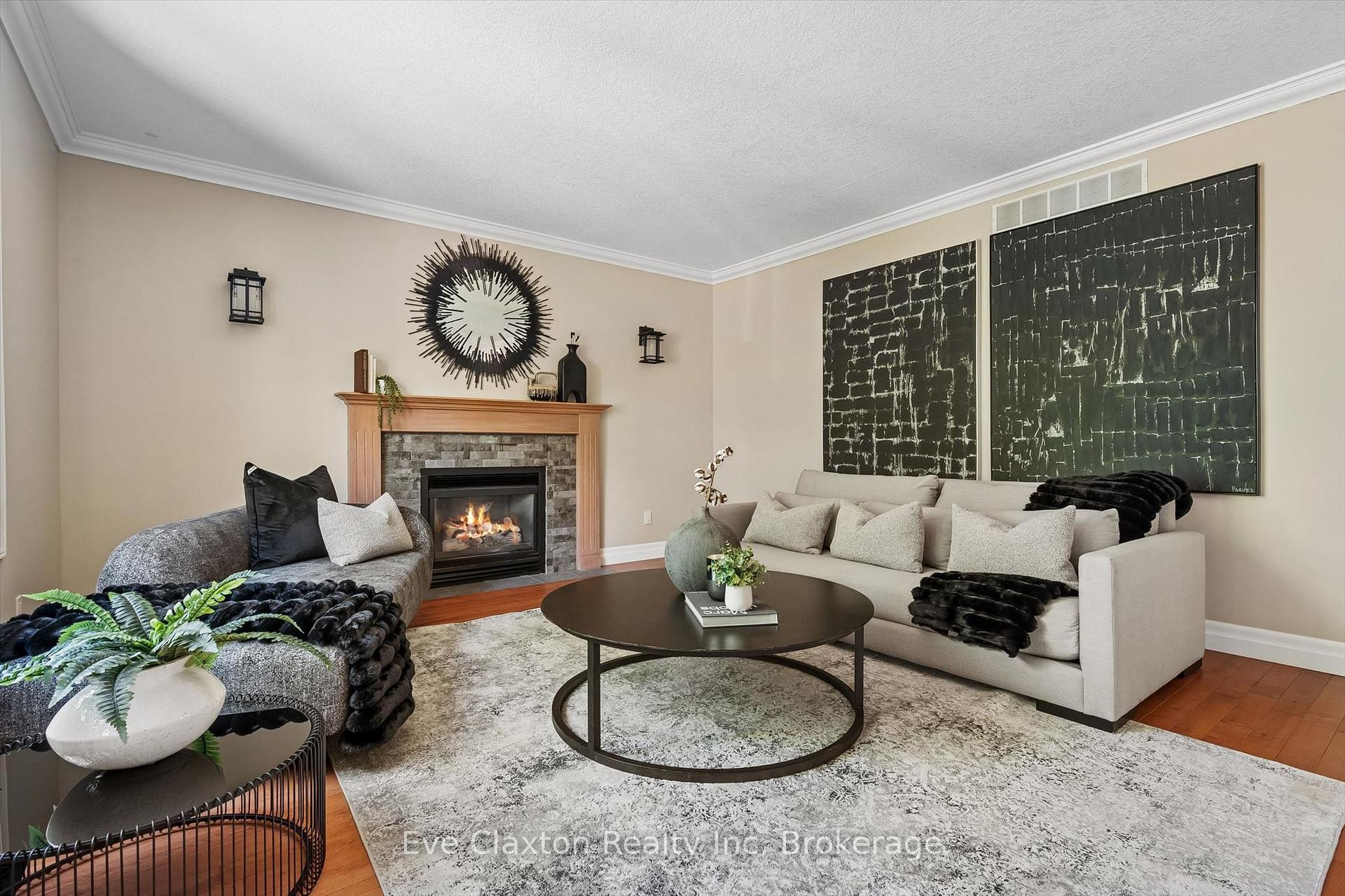 Photo 13 of 25 Amalia Crescent, Guelph, Pineridge/Westminster Woods — HOMEH
