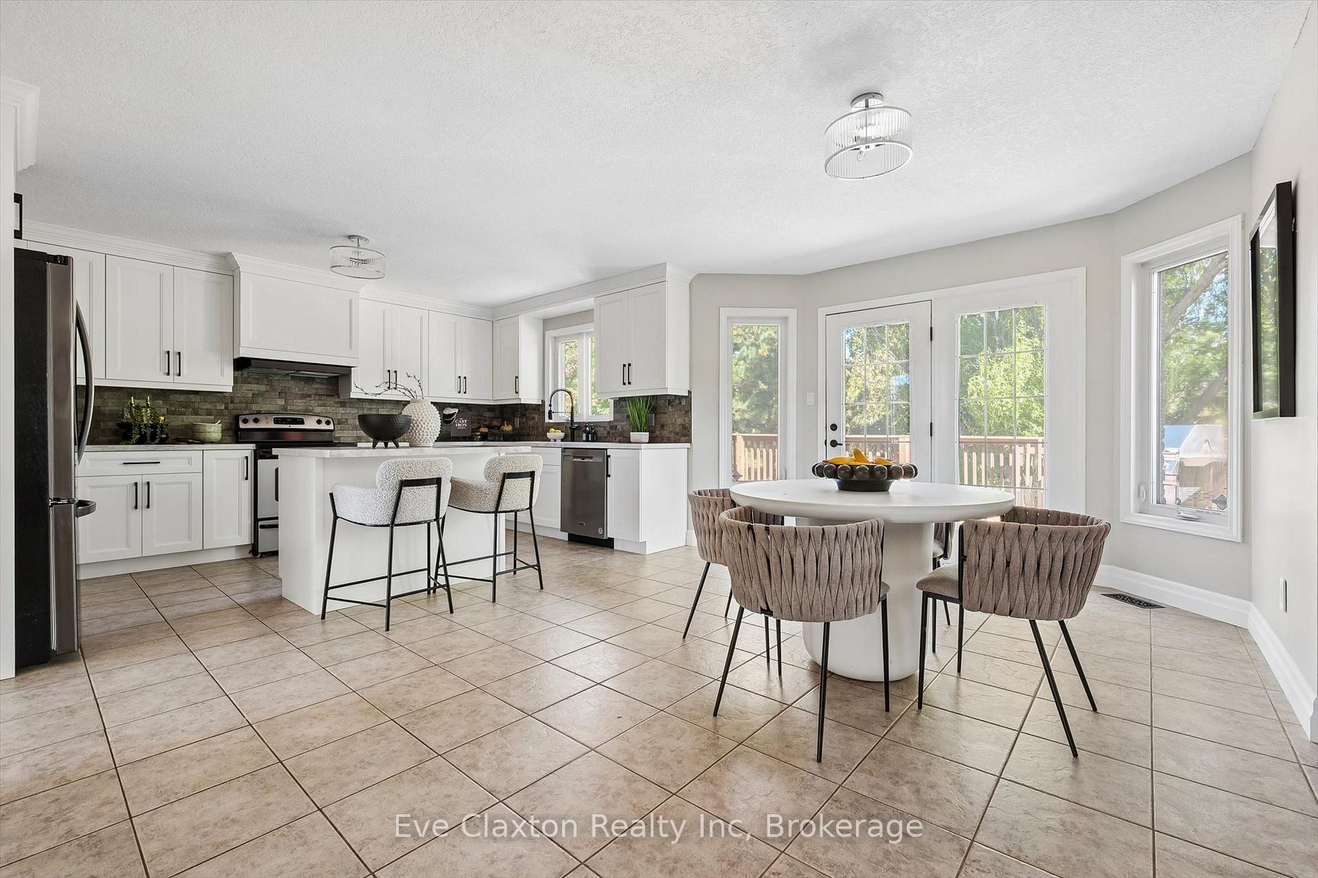 Photo 16 of 25 Amalia Crescent, Guelph, Pineridge/Westminster Woods — HOMEH