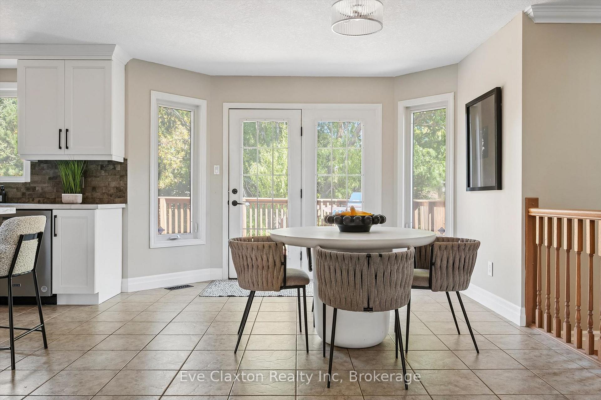 Photo 17 of 25 Amalia Crescent, Guelph, Pineridge/Westminster Woods — HOMEH