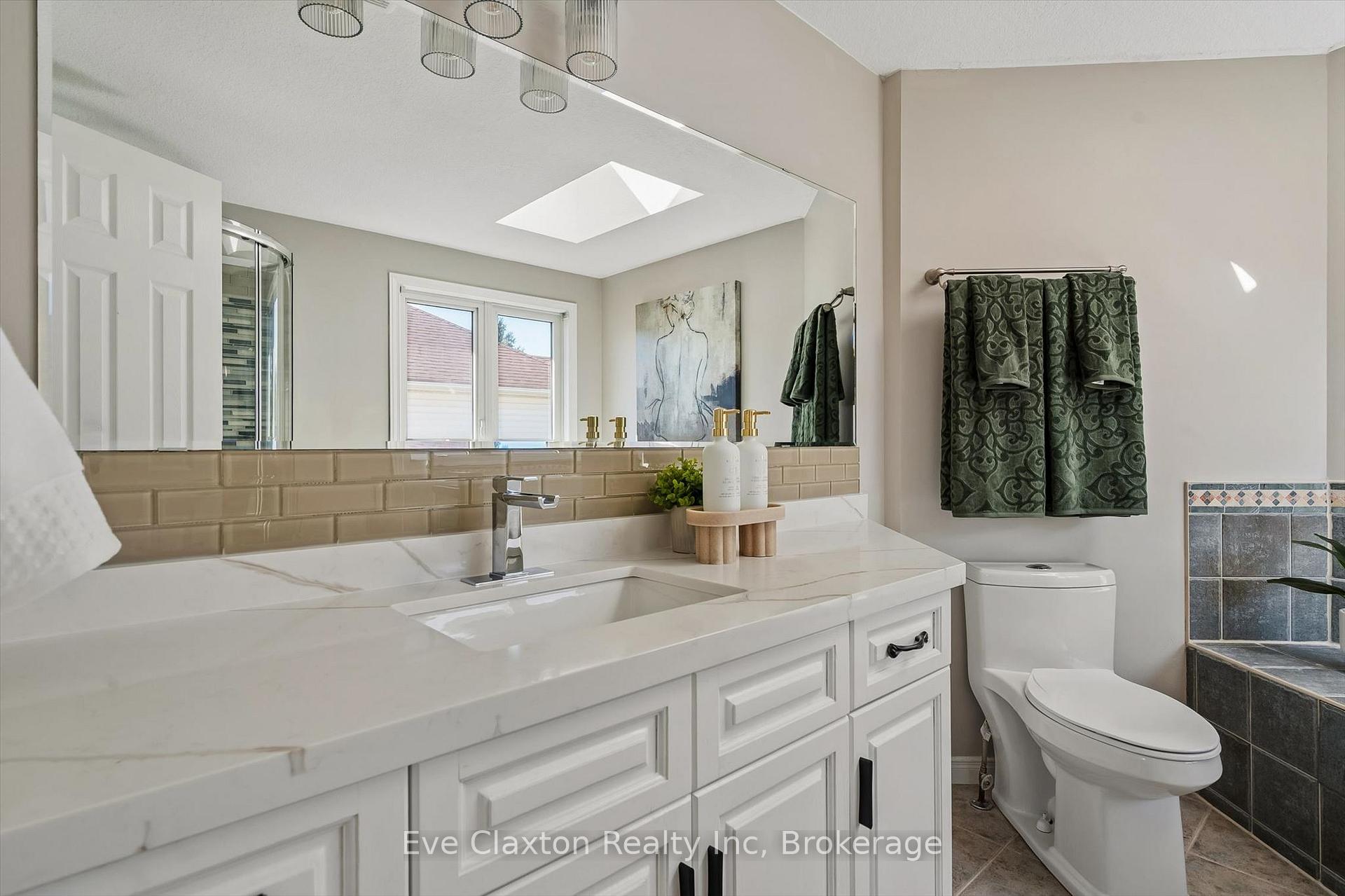 Photo 28 of 25 Amalia Crescent, Guelph, Pineridge/Westminster Woods — HOMEH