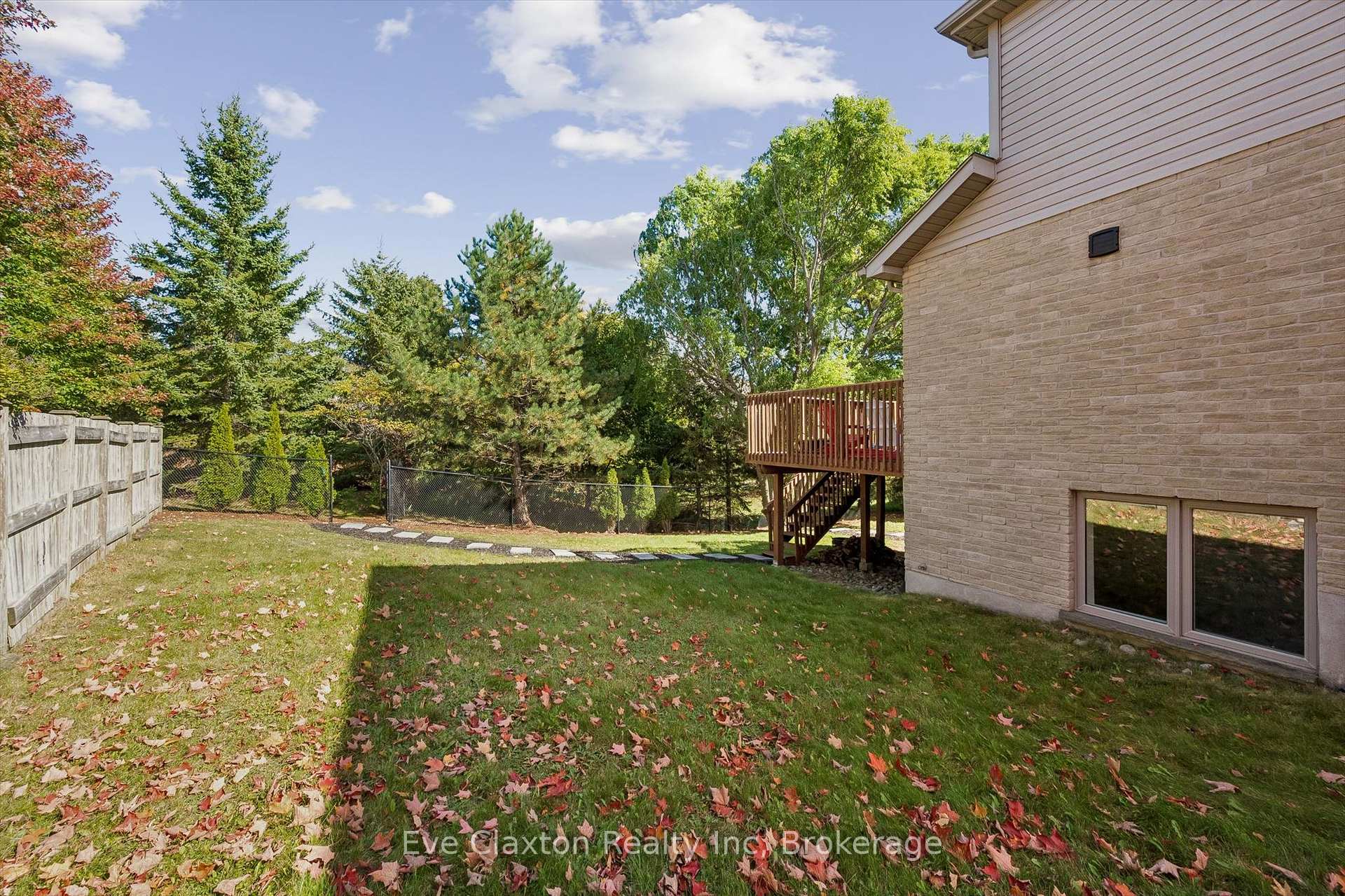 Photo 41 of 25 Amalia Crescent, Guelph, Pineridge/Westminster Woods — HOMEH