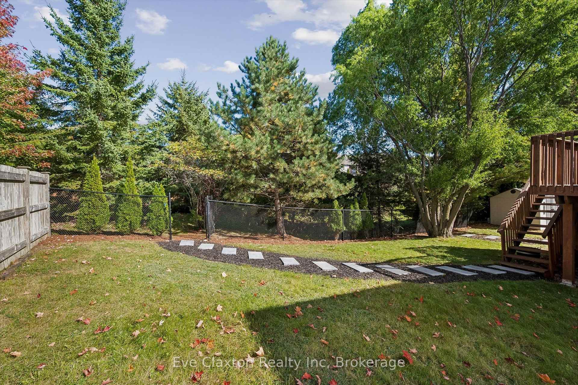 Photo 42 of 25 Amalia Crescent, Guelph, Pineridge/Westminster Woods — HOMEH