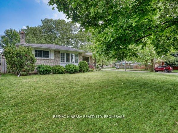 Photo 2 of 80 Pearce Avenue, St. Catharines, Bunting/Linwell — HOMEH