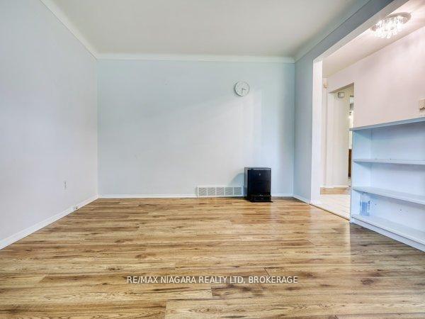 Photo 3 of 80 Pearce Avenue, St. Catharines, Bunting/Linwell — HOMEH