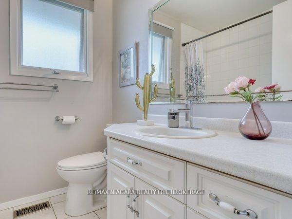 Photo 13 of 80 Pearce Avenue, St. Catharines, Bunting/Linwell — HOMEH