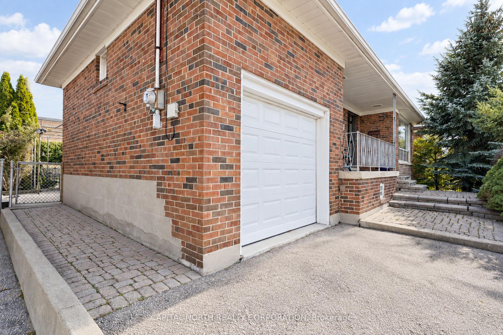 Photo 6 of 11 Erie Street, North York, Maple Leaf — HOMEH