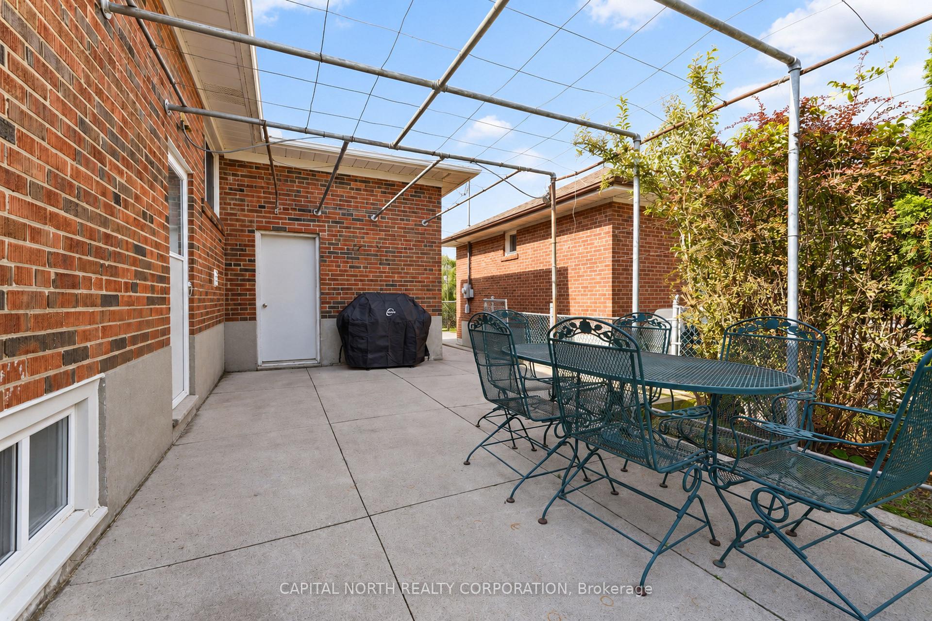 Photo 8 of 11 Erie Street, North York, Maple Leaf — HOMEH