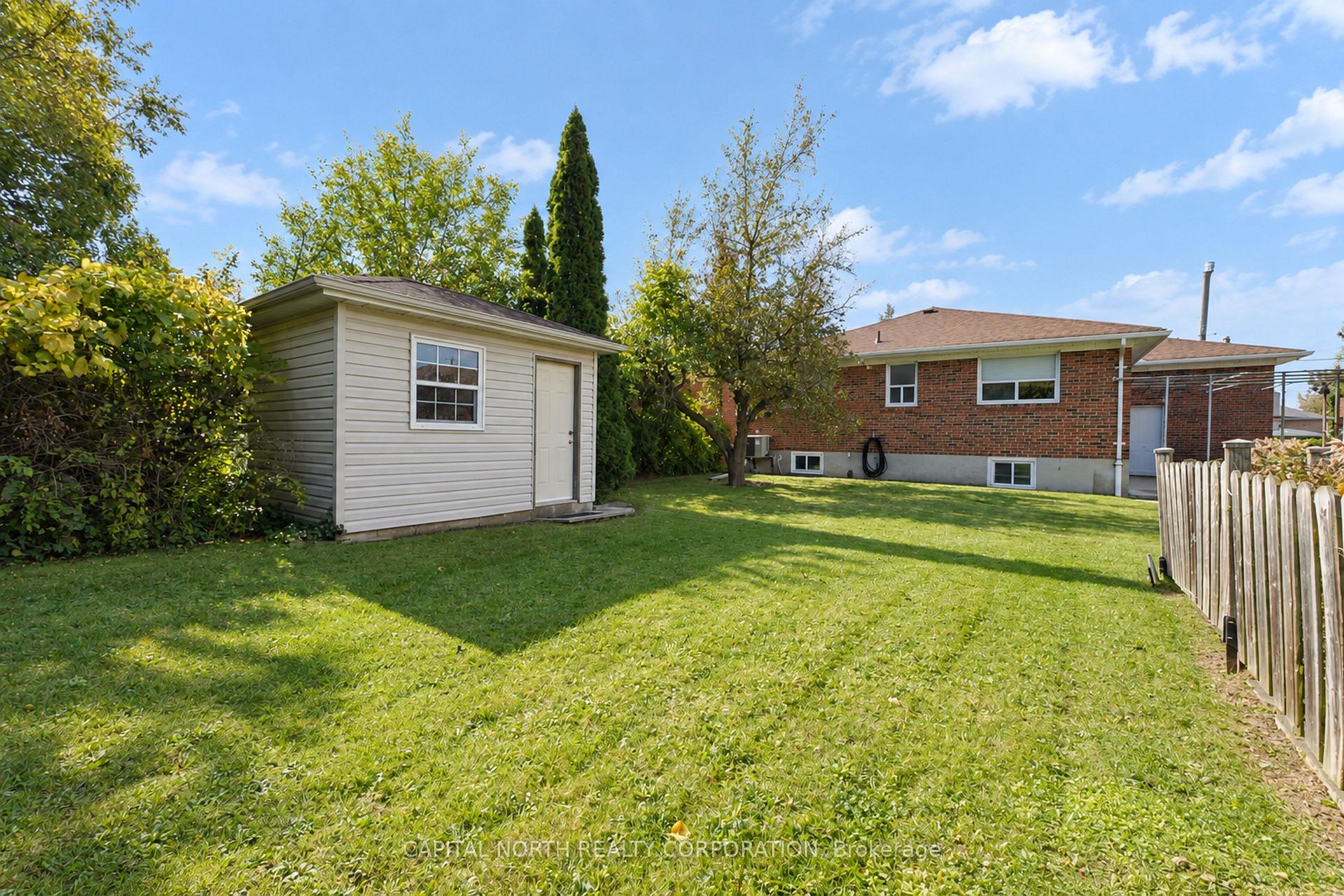 Photo 13 of 11 Erie Street, North York, Maple Leaf — HOMEH