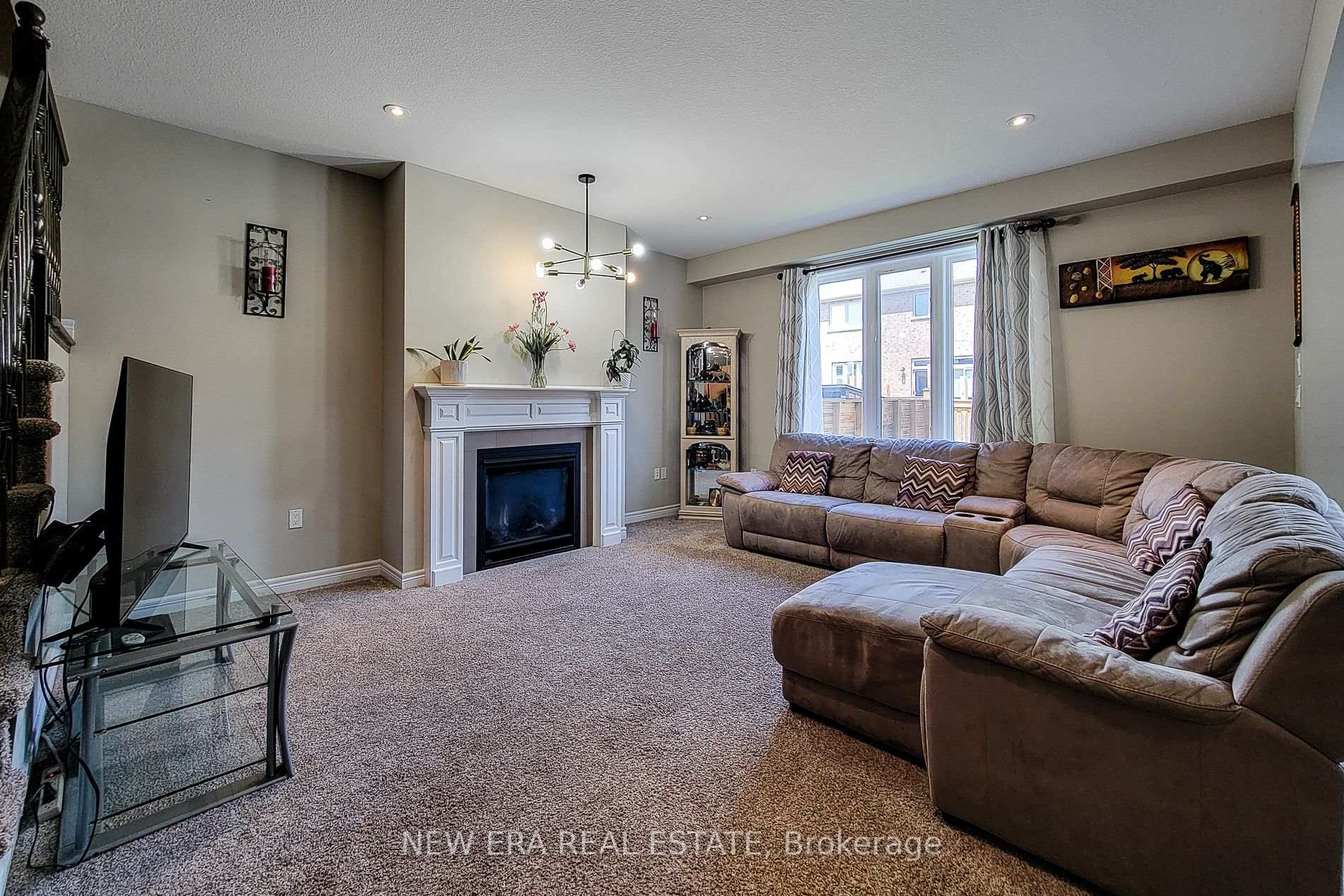 Photo 9 of 40 Fairgrounds Drive, Hamilton, Binbrook — HOMEH