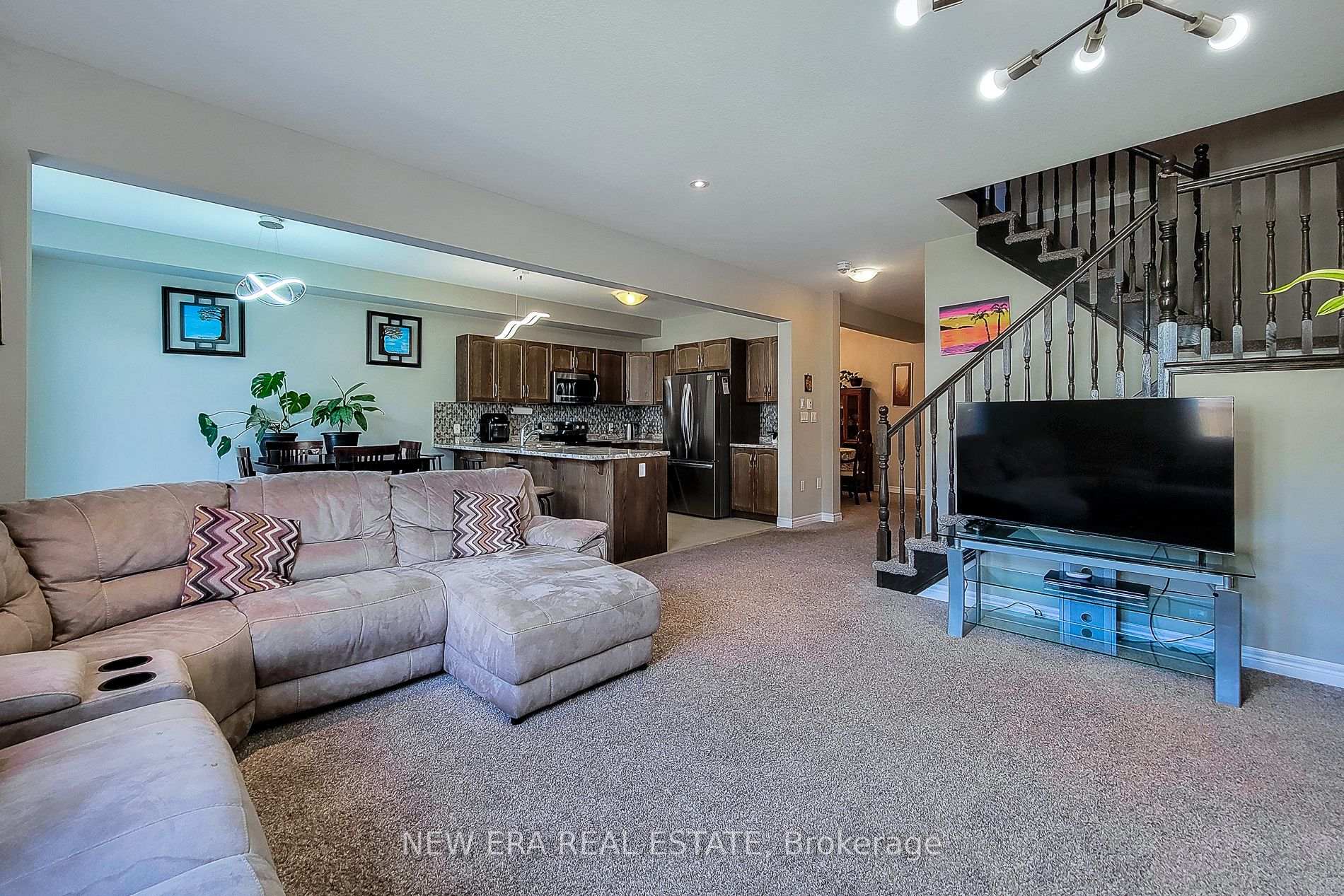 Photo 12 of 40 Fairgrounds Drive, Hamilton, Binbrook — HOMEH