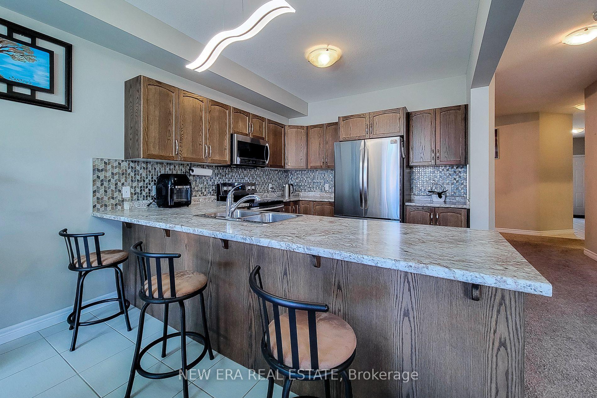 Photo 13 of 40 Fairgrounds Drive, Hamilton, Binbrook — HOMEH