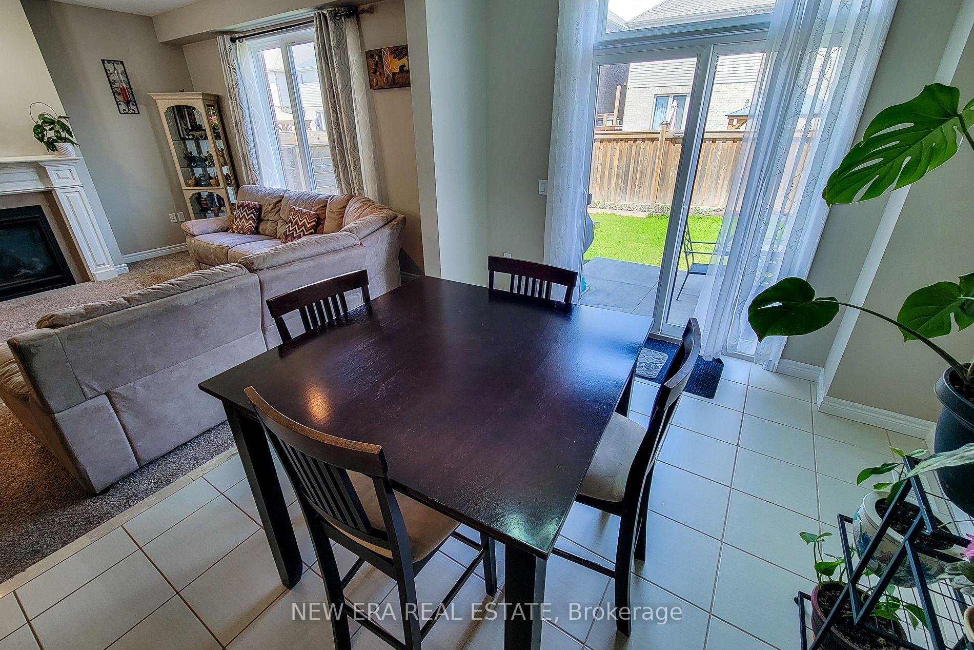 Photo 17 of 40 Fairgrounds Drive, Hamilton, Binbrook — HOMEH