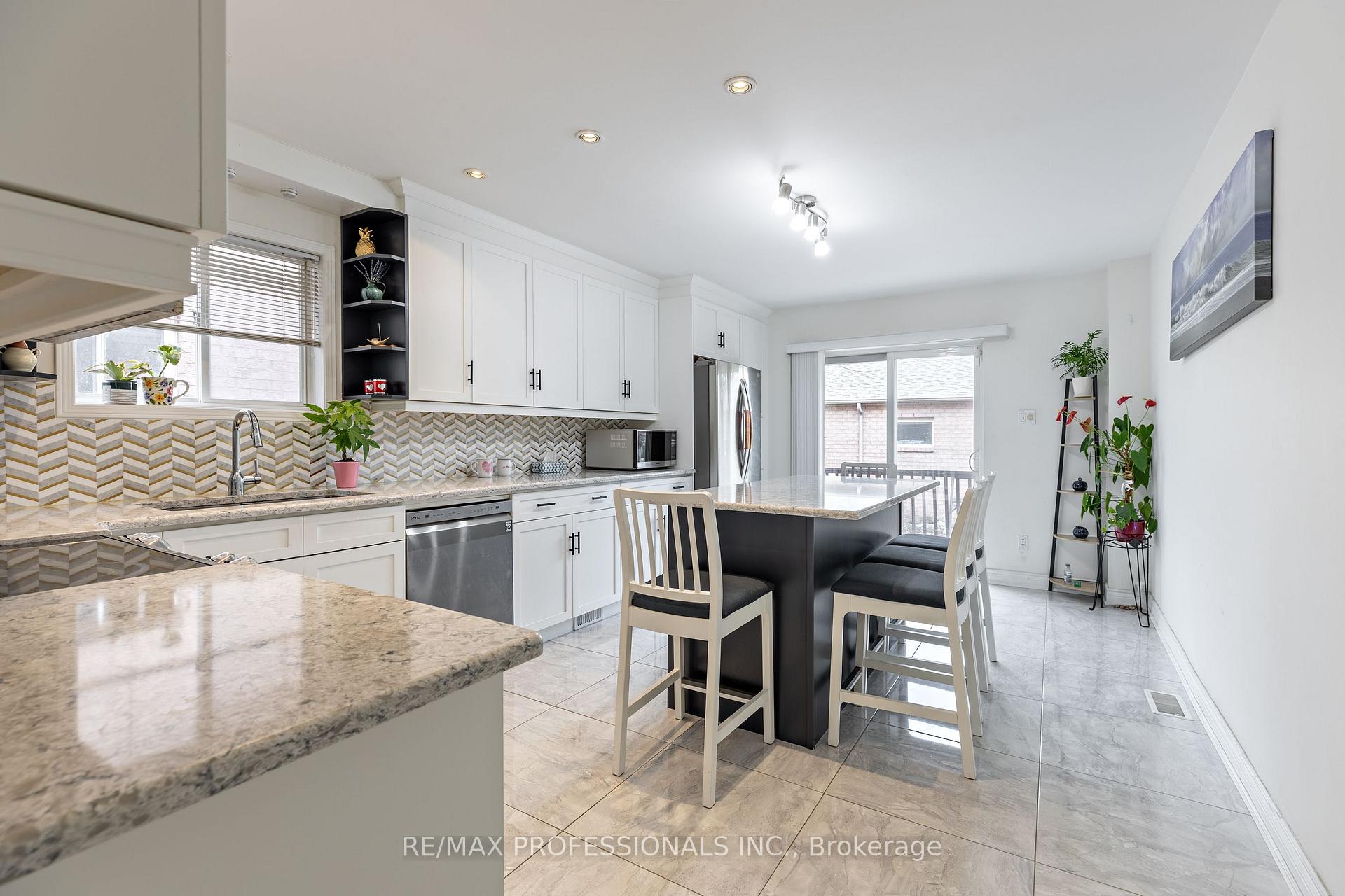 Photo 8 of 7 Mulock Avenue, Toronto, Junction Area — HOMEH