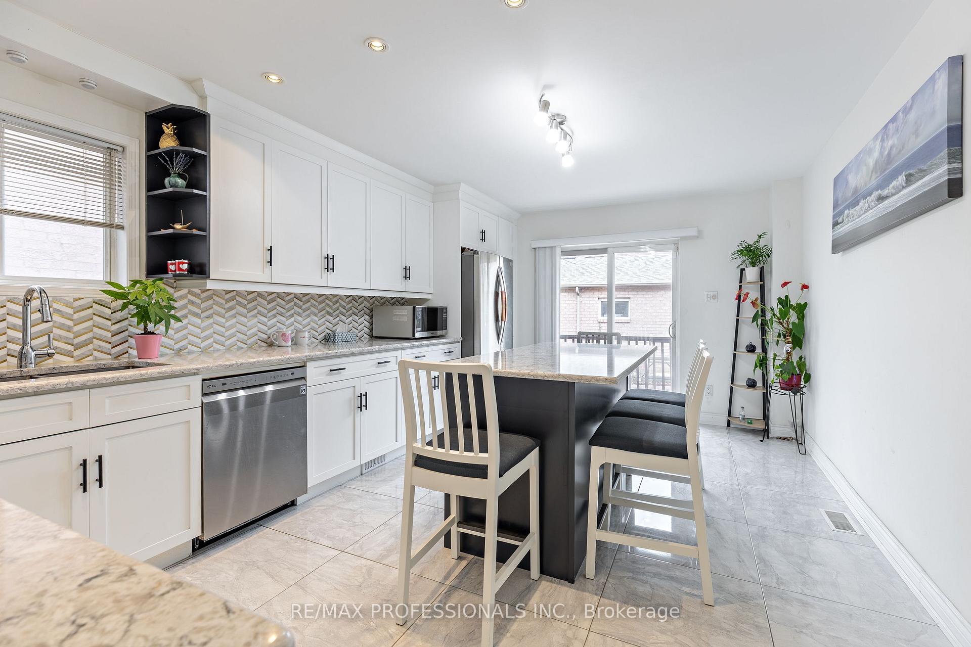 Photo 9 of 7 Mulock Avenue, Toronto, Junction Area — HOMEH
