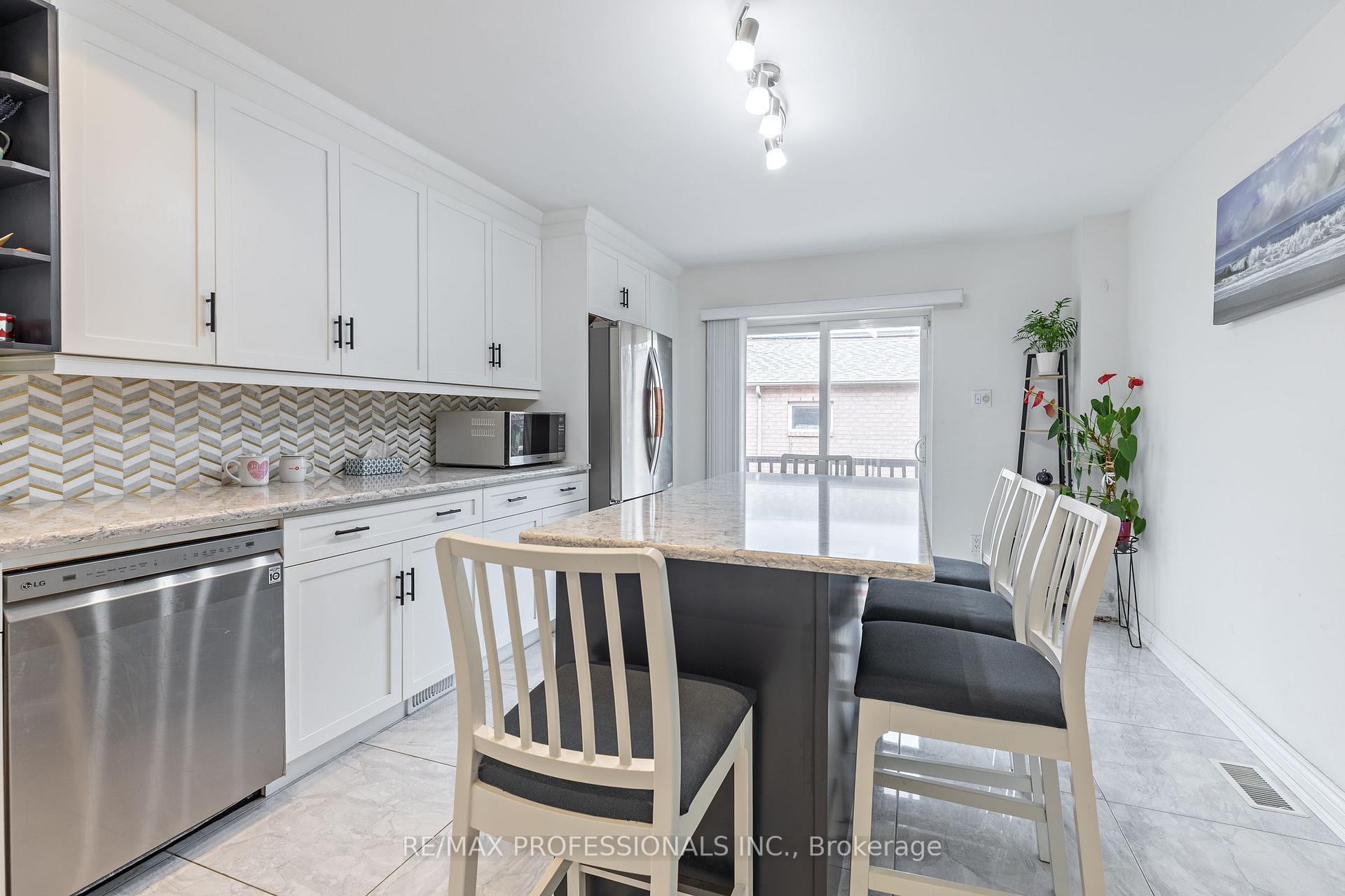 Photo 10 of 7 Mulock Avenue, Toronto, Junction Area — HOMEH