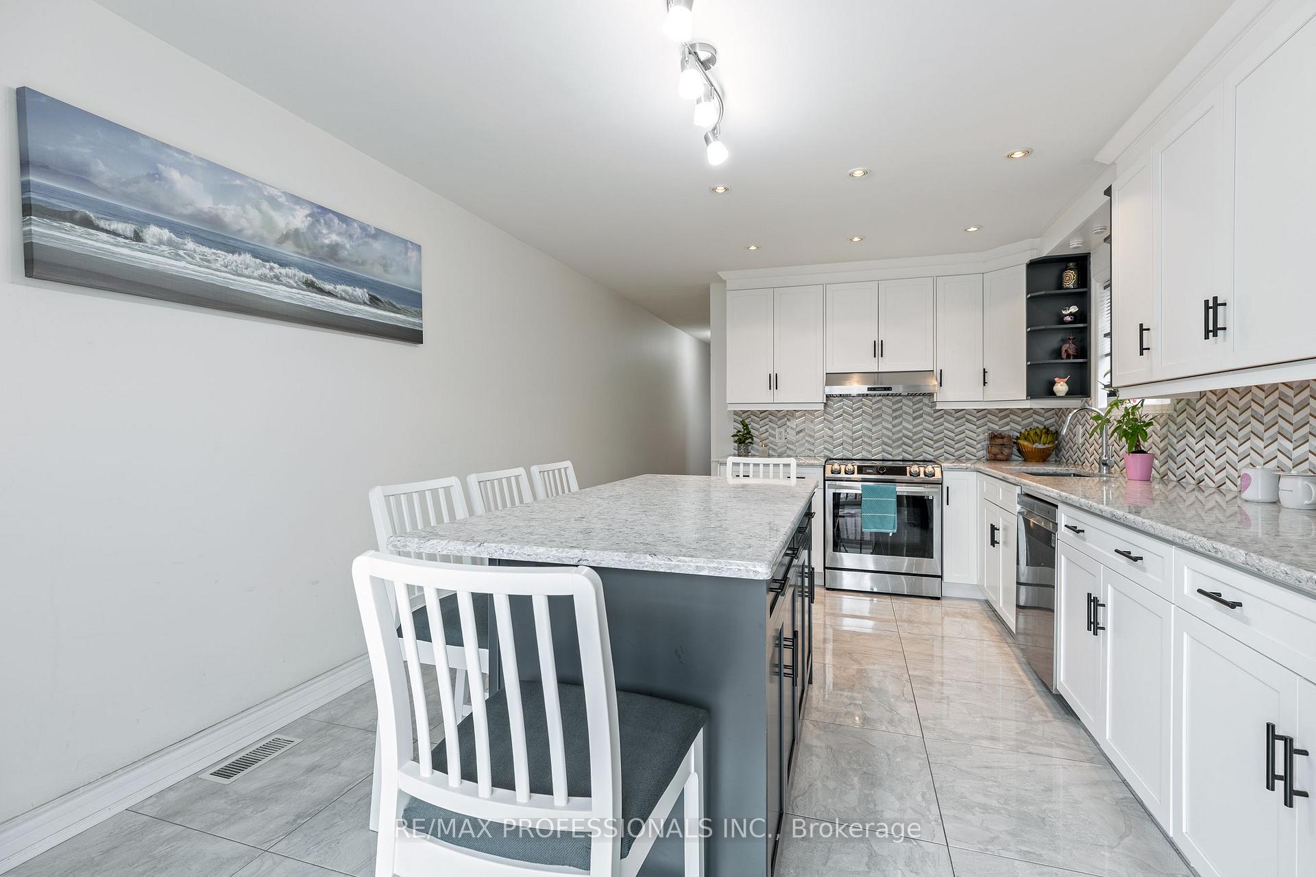 Photo 13 of 7 Mulock Avenue, Toronto, Junction Area — HOMEH
