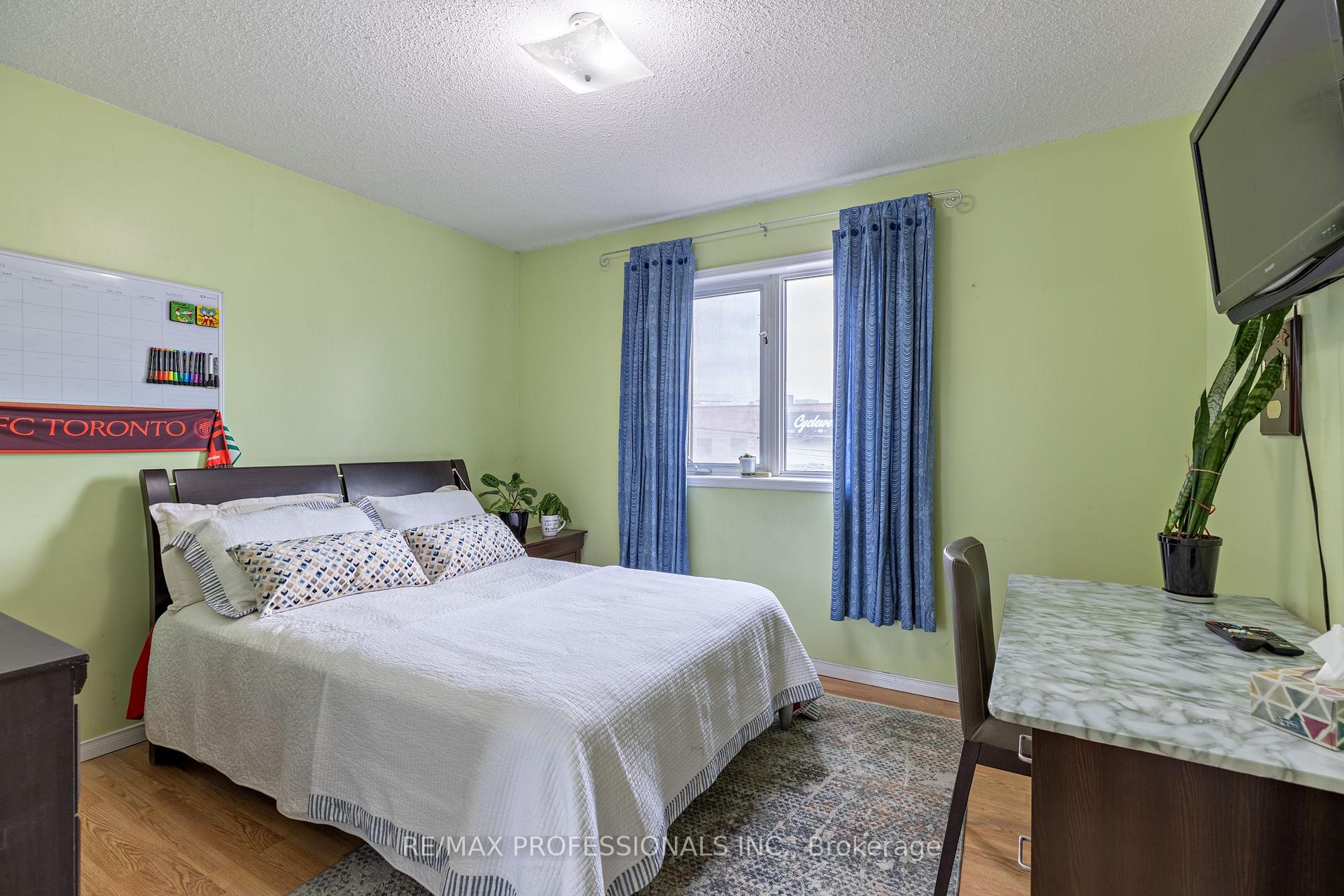 Photo 16 of 7 Mulock Avenue, Toronto, Junction Area — HOMEH
