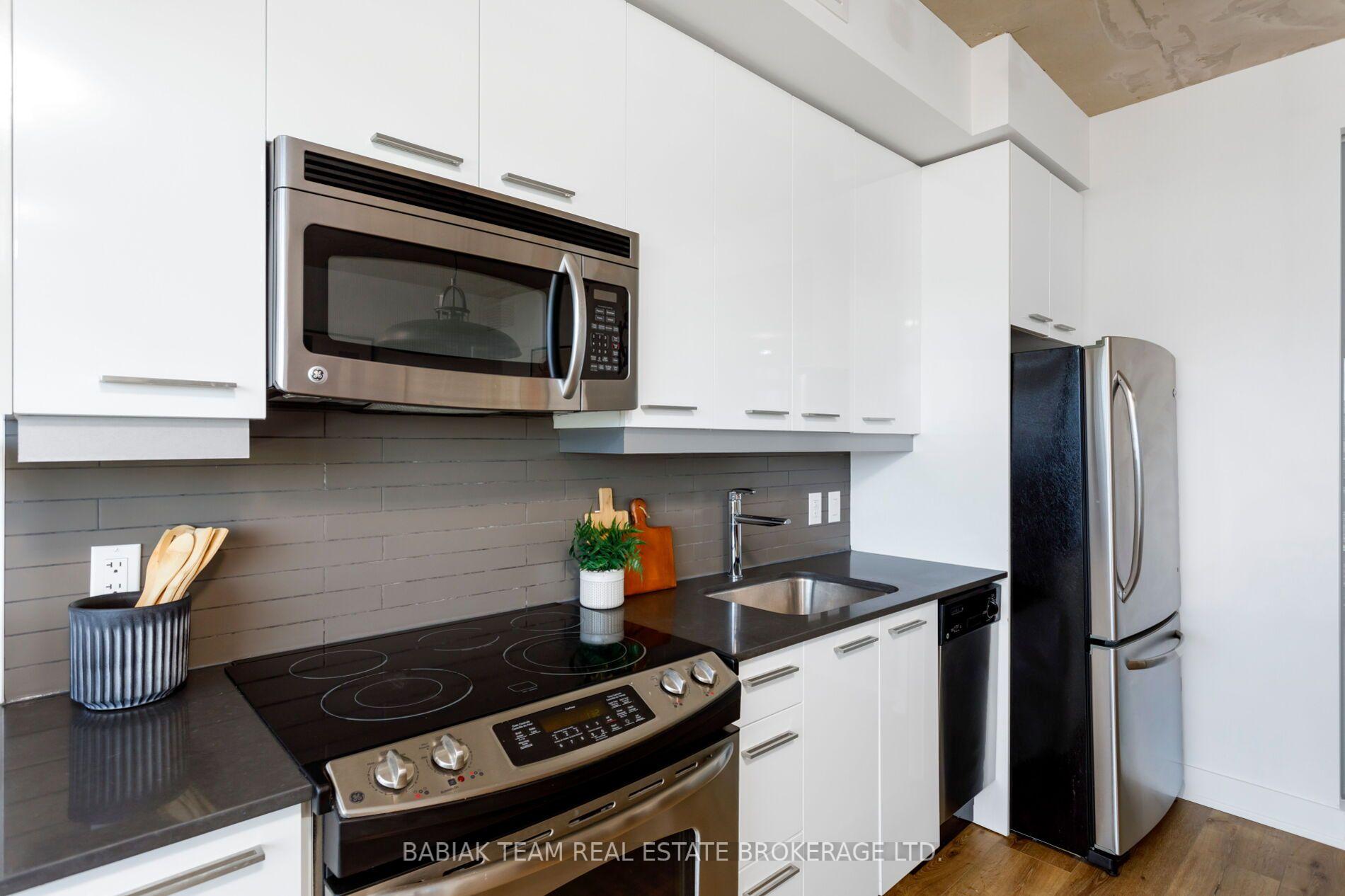 Photo 13 of Unit 703, 2 Gladstone Avenue, Toronto, Little Portugal — HOMEH