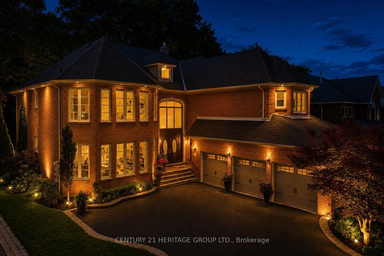 Photo 2 of 48 Carlyle Crescent, Aurora, Aurora Highlands — HOMEH