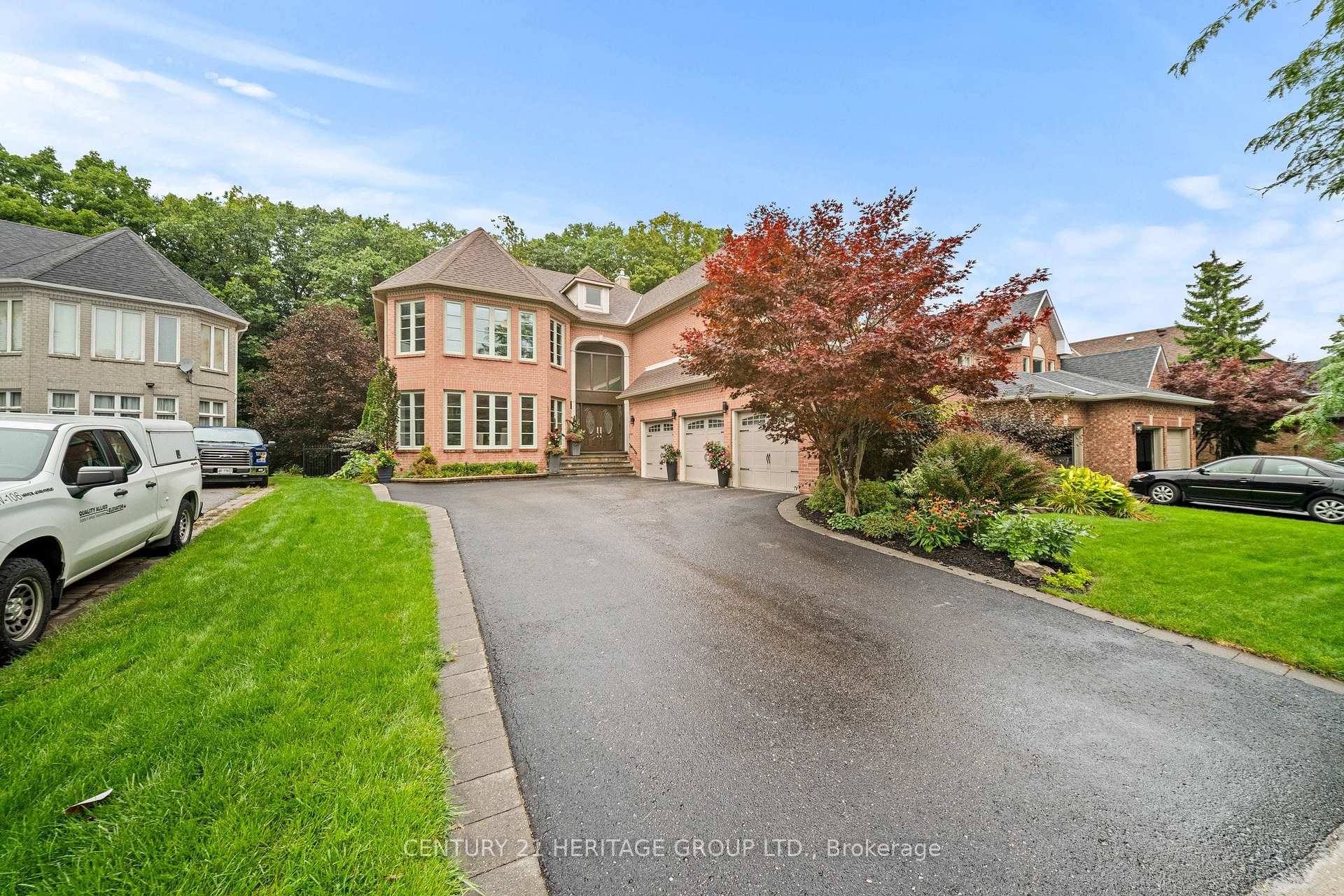 Photo 5 of 48 Carlyle Crescent, Aurora, Aurora Highlands — HOMEH