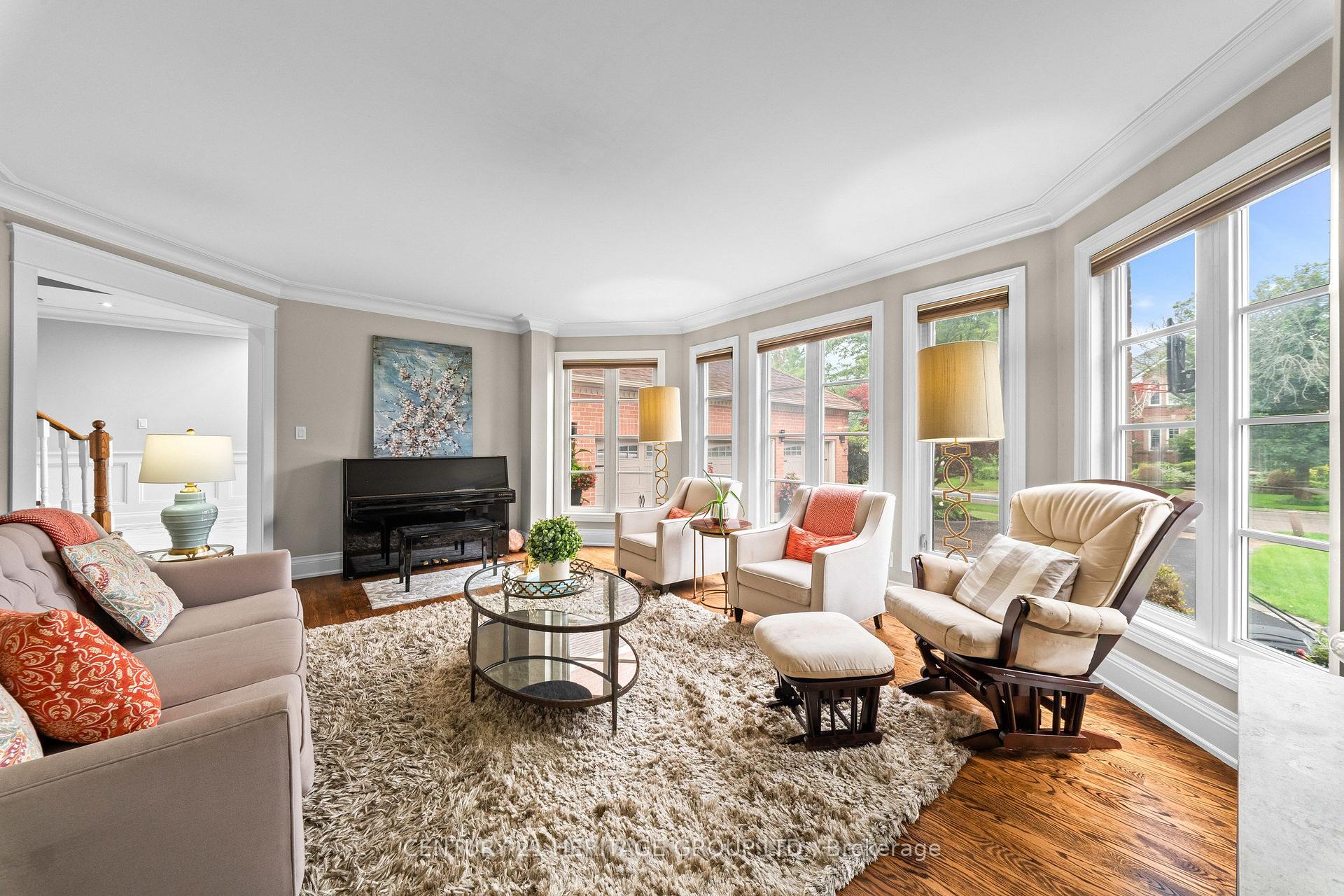 Photo 9 of 48 Carlyle Crescent, Aurora, Aurora Highlands — HOMEH