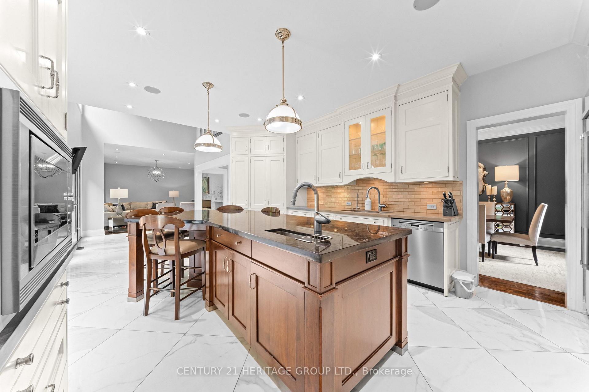 Photo 19 of 48 Carlyle Crescent, Aurora, Aurora Highlands — HOMEH