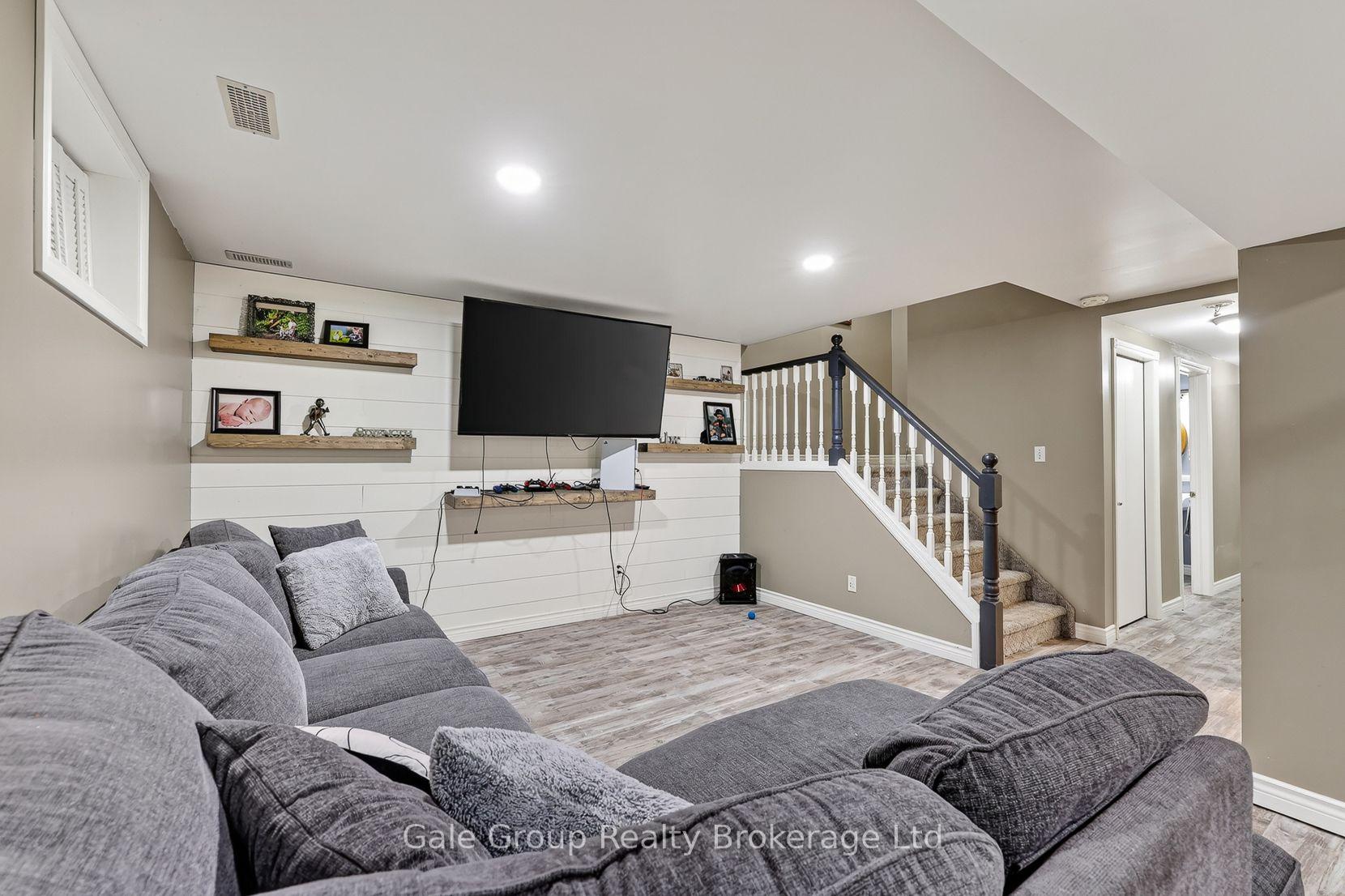 Photo 21 of 20 Daniel Street, Ingersoll, Ingersoll - South — HOMEH