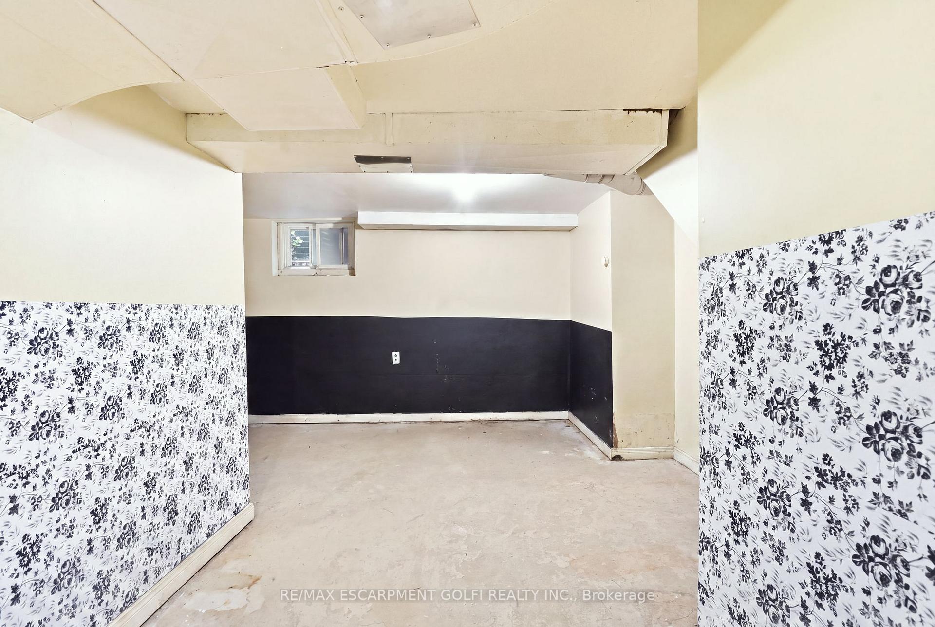 Photo 11 of 56 Welland Avenue, St. Catharines, Downtown — HOMEH
