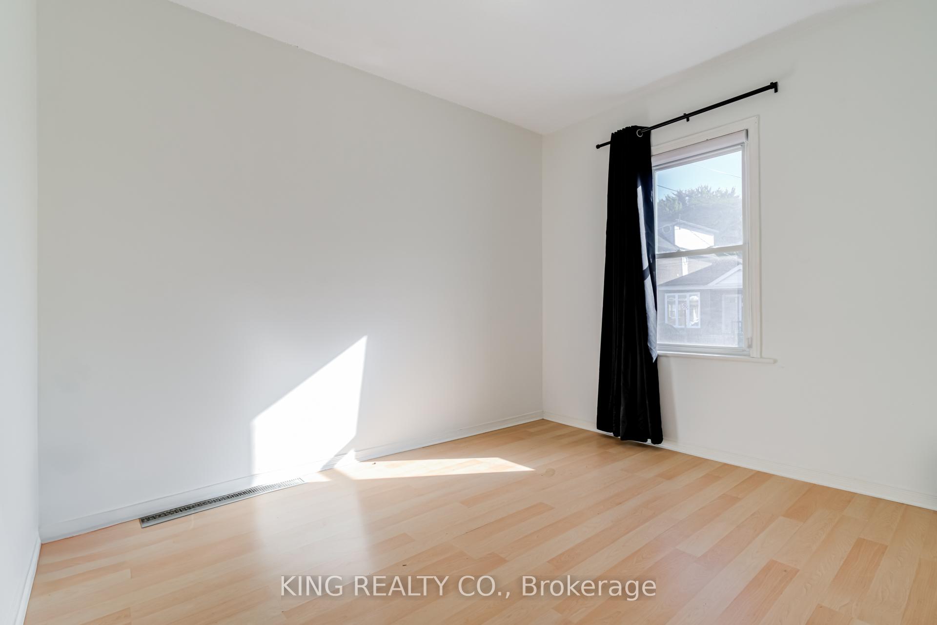 Photo 16 of 15 Dickson Street, Hamilton, North End — HOMEH