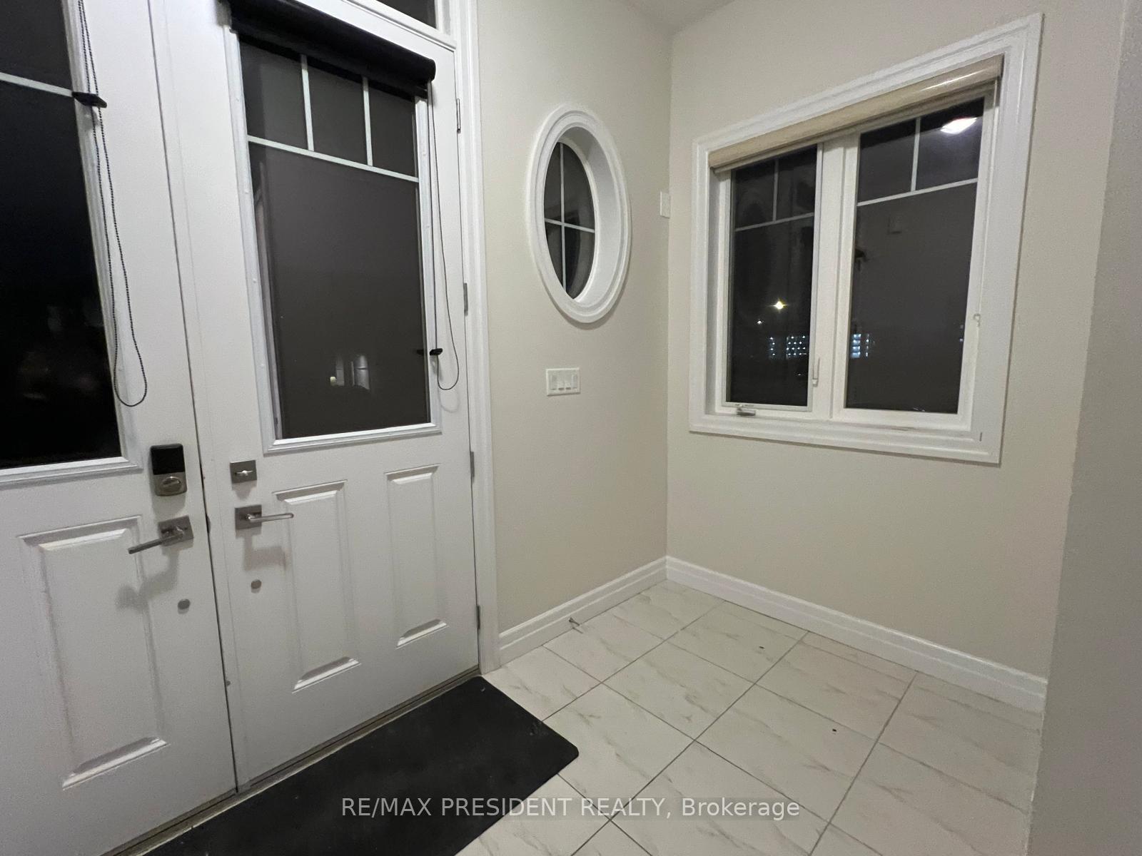 Photo 4 of 106 Greenwich Avenue, Hamilton, Stoney Creek Mountain — HOMEH