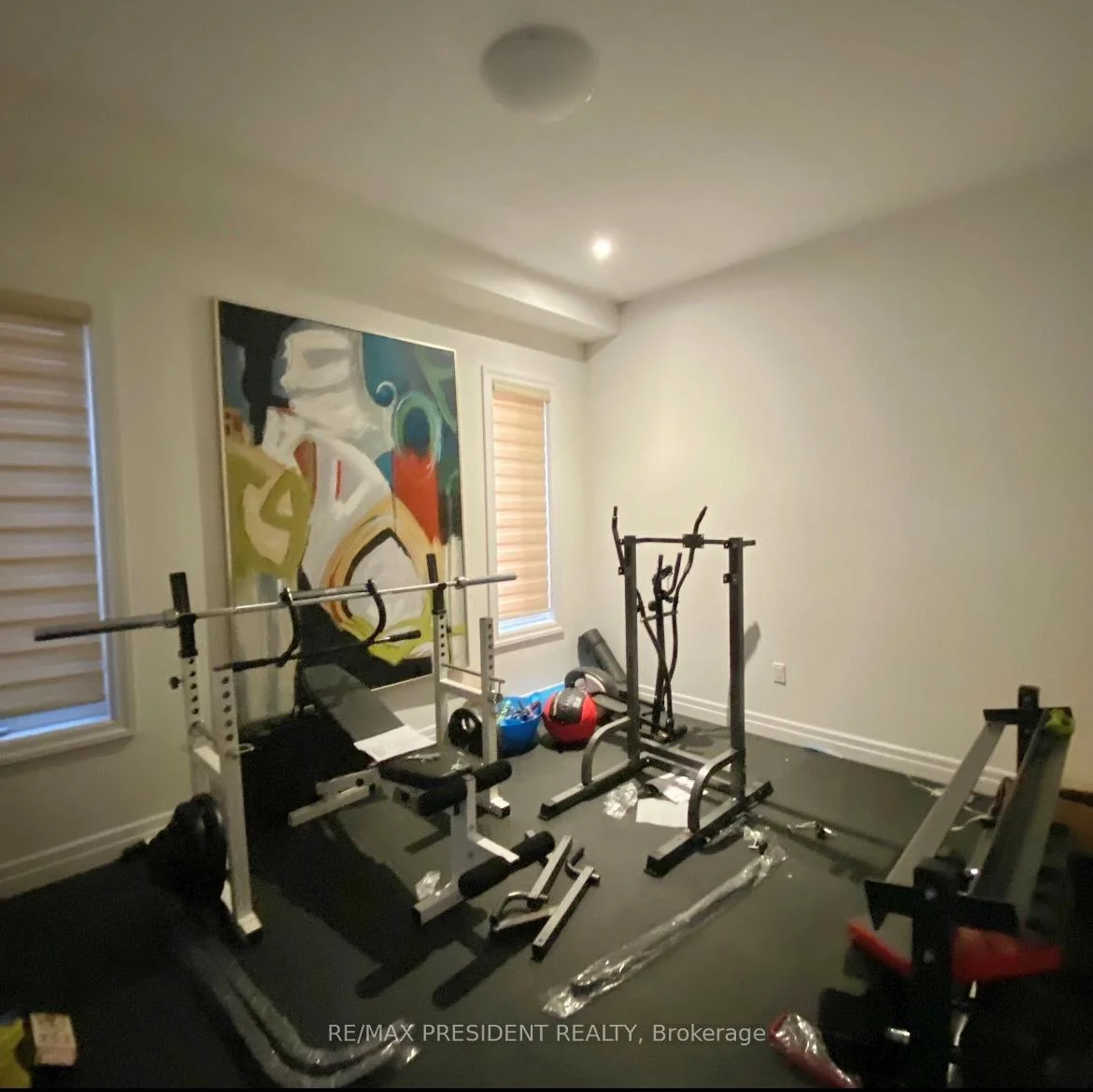 Photo 5 of 106 Greenwich Avenue, Hamilton, Stoney Creek Mountain — HOMEH