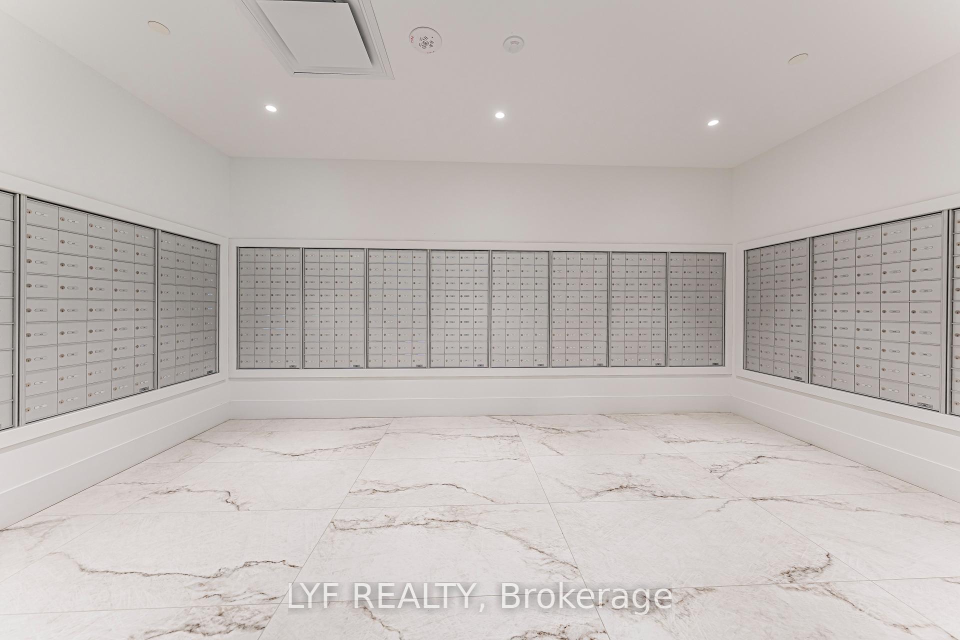 Photo 15 of Unit 918, 4010 Eglinton Avenue W, Etobicoke, Humber Heights — HOMEH