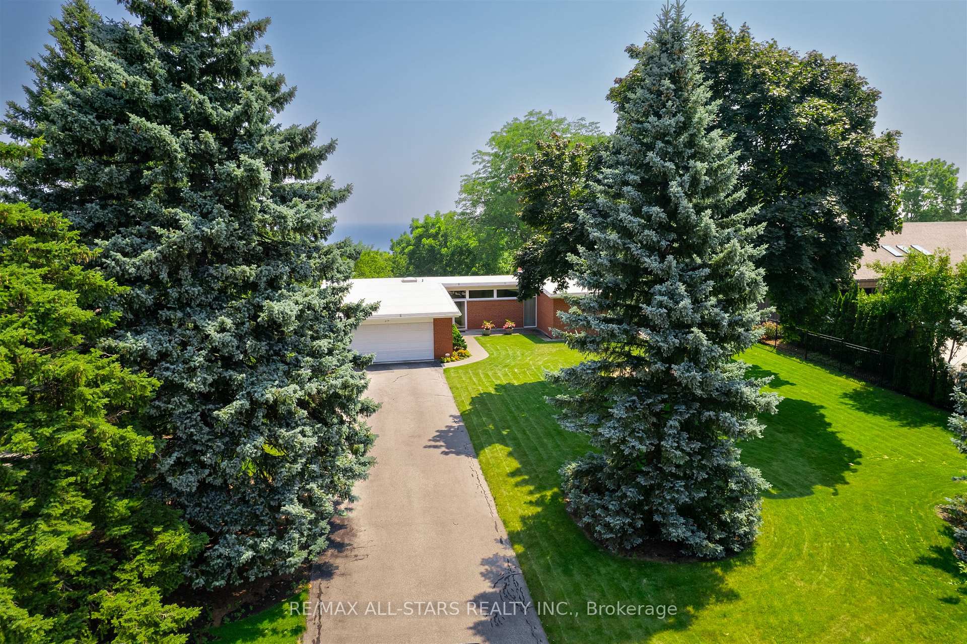Photo 3 of 59 Hill Crescent, Scarborough, Scarborough Village — HOMEH