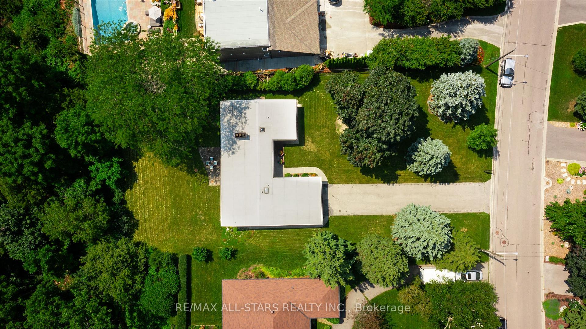 Photo 4 of 59 Hill Crescent, Scarborough, Scarborough Village — HOMEH