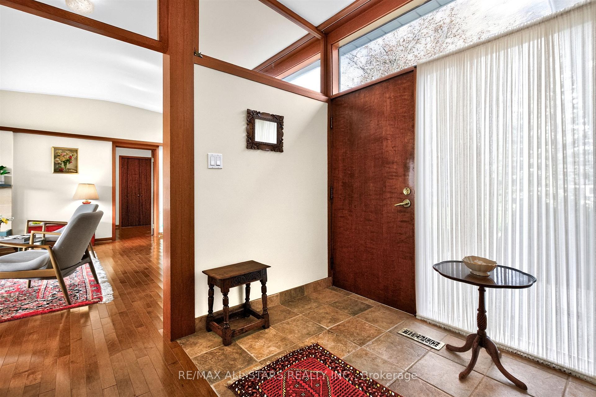 Photo 8 of 59 Hill Crescent, Scarborough, Scarborough Village — HOMEH
