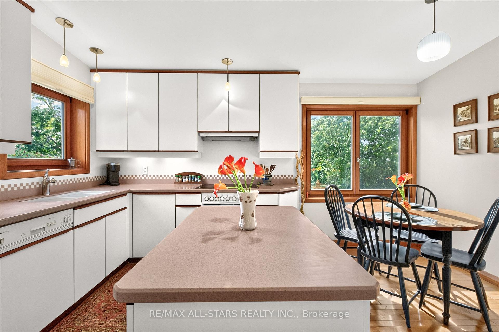 Photo 10 of 59 Hill Crescent, Scarborough, Scarborough Village — HOMEH