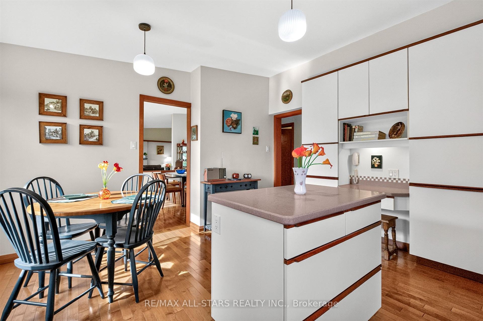 Photo 11 of 59 Hill Crescent, Scarborough, Scarborough Village — HOMEH