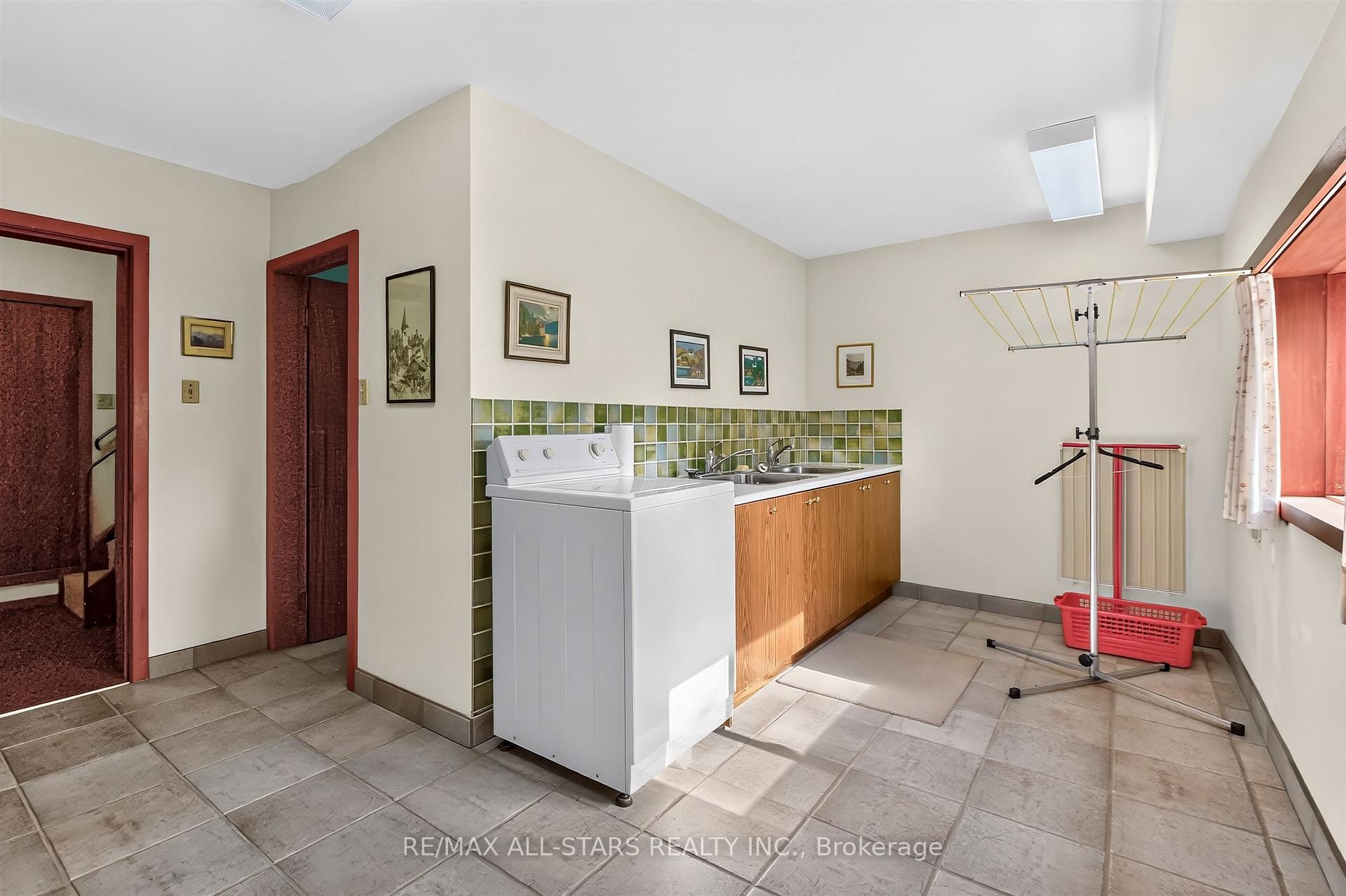 Photo 35 of 59 Hill Crescent, Scarborough, Scarborough Village — HOMEH