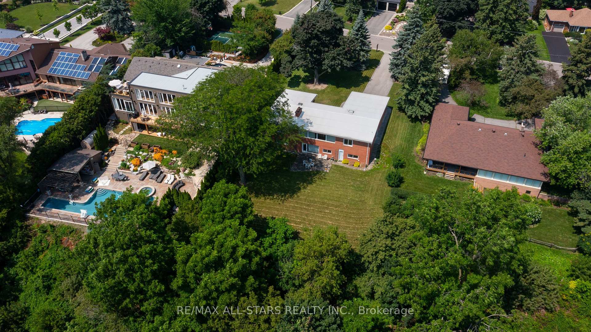 Photo 36 of 59 Hill Crescent, Scarborough, Scarborough Village — HOMEH