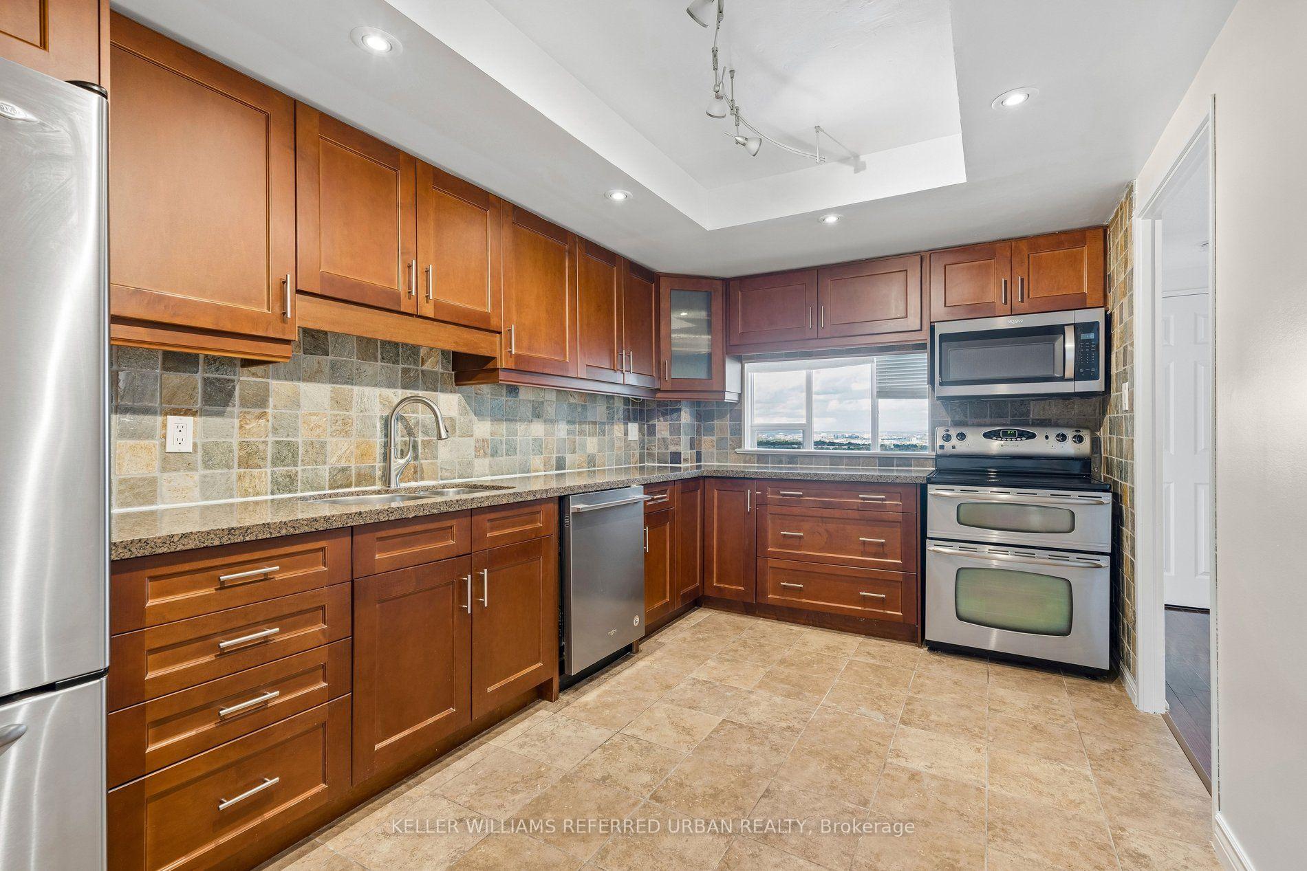 Photo 16 of Unit 2107, 55 Skymark Drive, North York, Hillcrest Village — HOMEH
