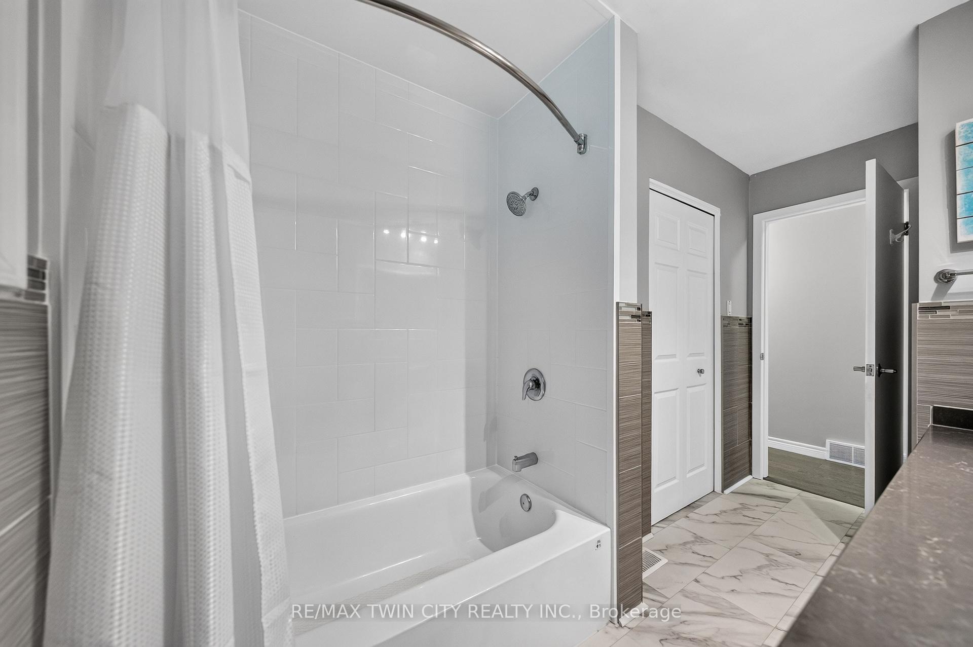 Photo 24 of 59 Notre Dame Avenue, Woolwich, Breslau — HOMEH