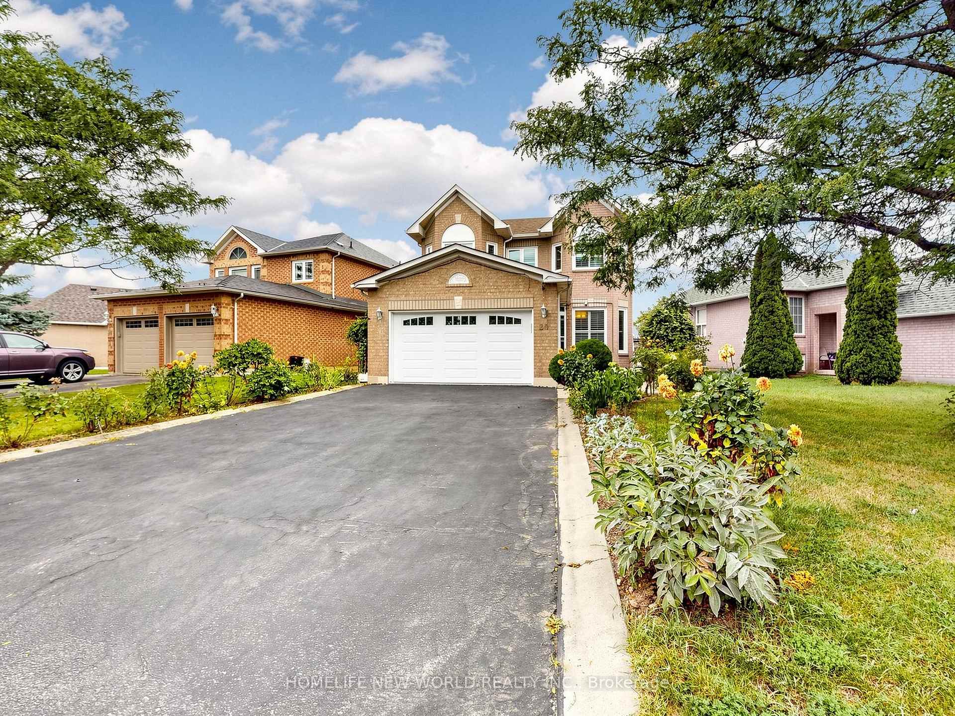 Photo 4 of 20 Arjay Trail, Brampton, Brampton West — HOMEH