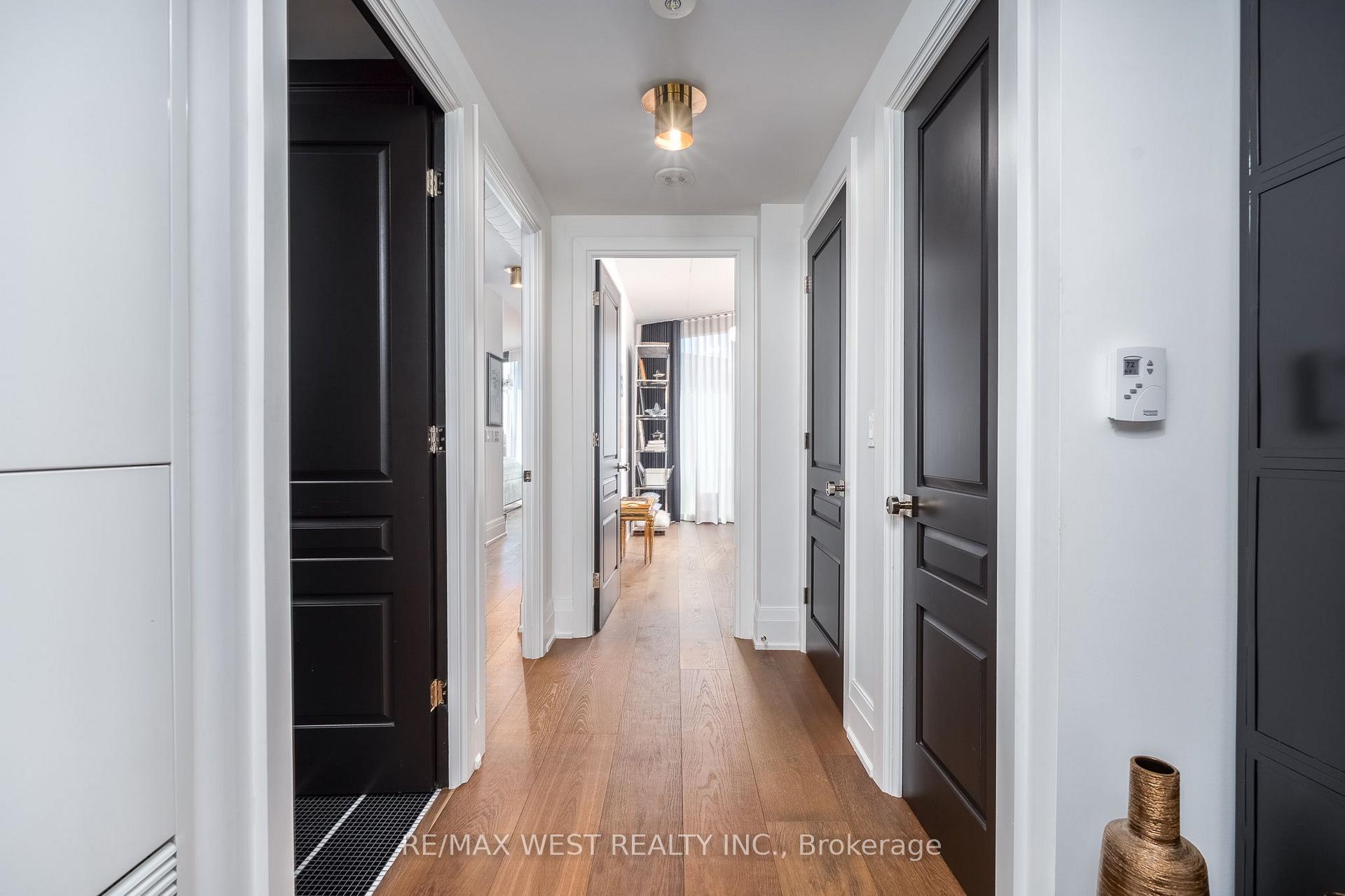 Photo 12 of Unit 1002, 21 Lawren Harris Square, Toronto, Moss Park — HOMEH