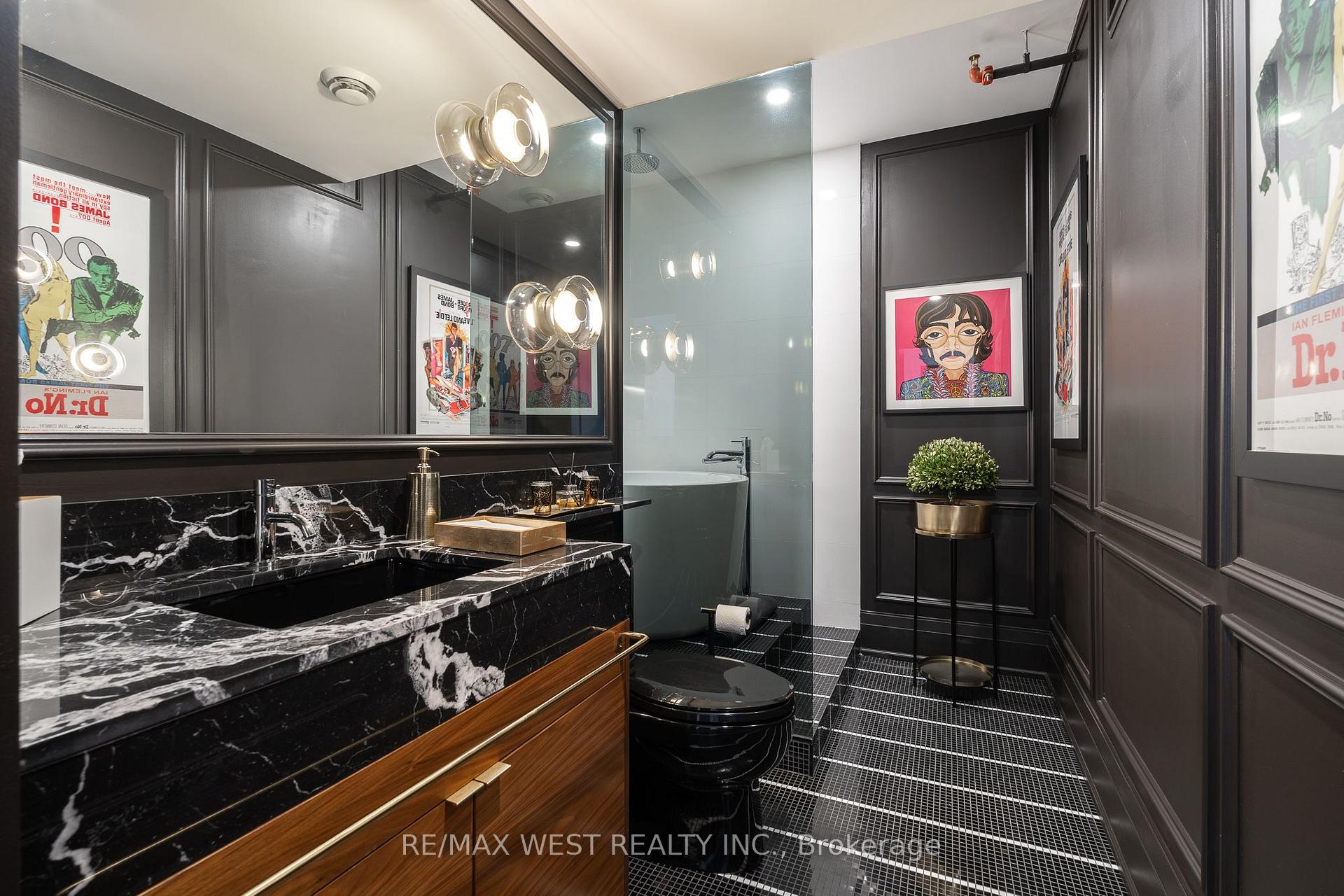 Photo 13 of Unit 1002, 21 Lawren Harris Square, Toronto, Moss Park — HOMEH