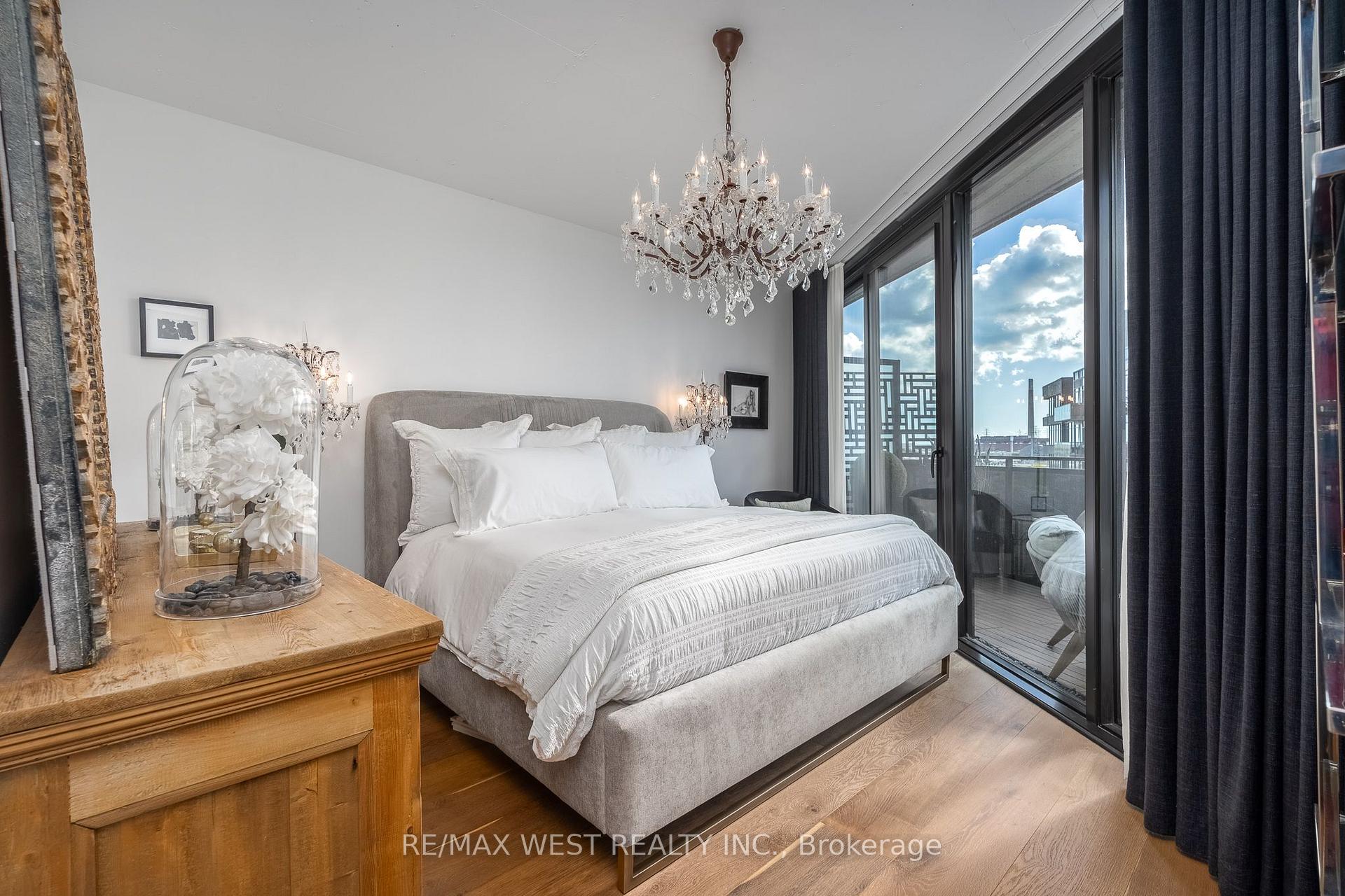Photo 15 of Unit 1002, 21 Lawren Harris Square, Toronto, Moss Park — HOMEH