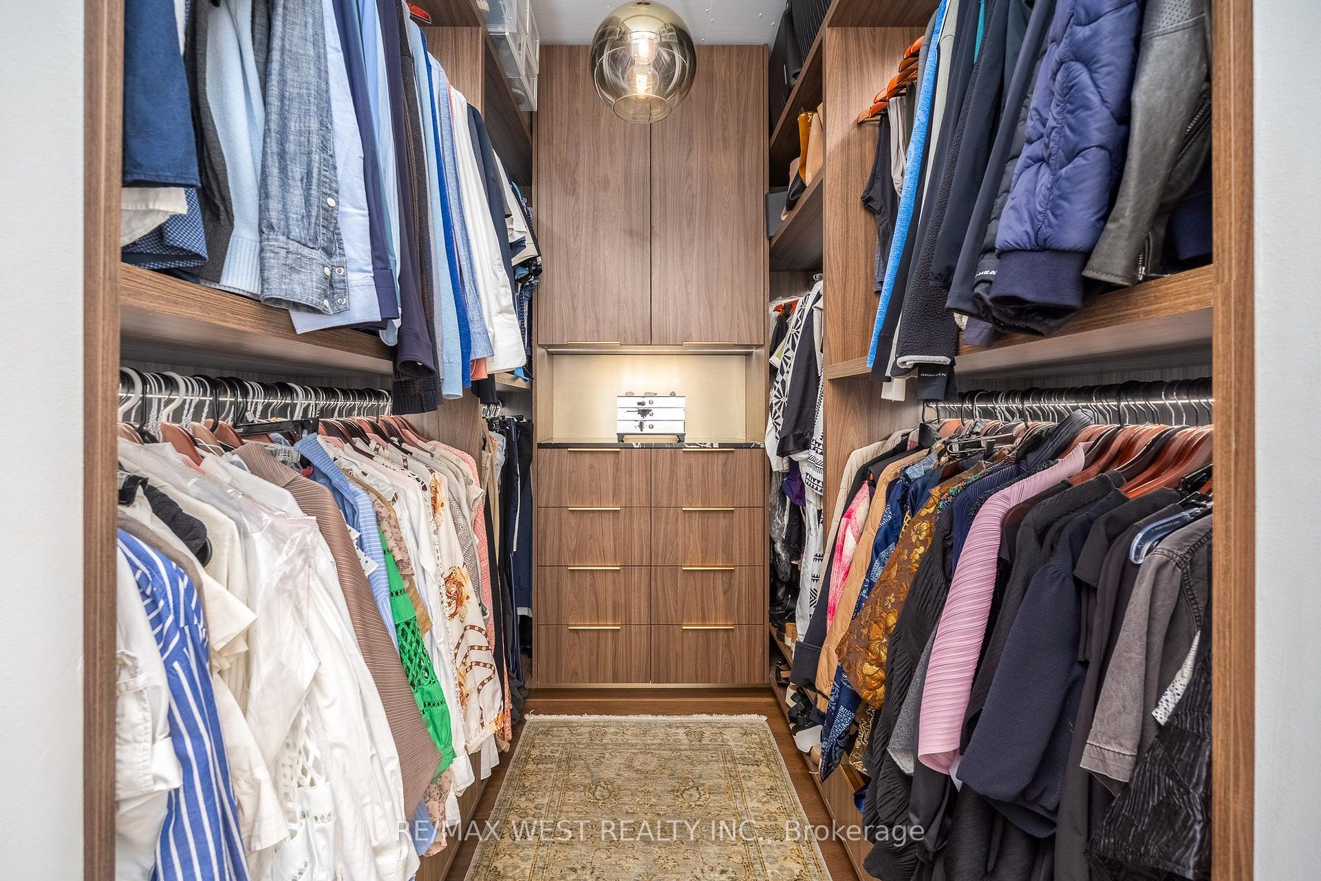 Photo 16 of Unit 1002, 21 Lawren Harris Square, Toronto, Moss Park — HOMEH