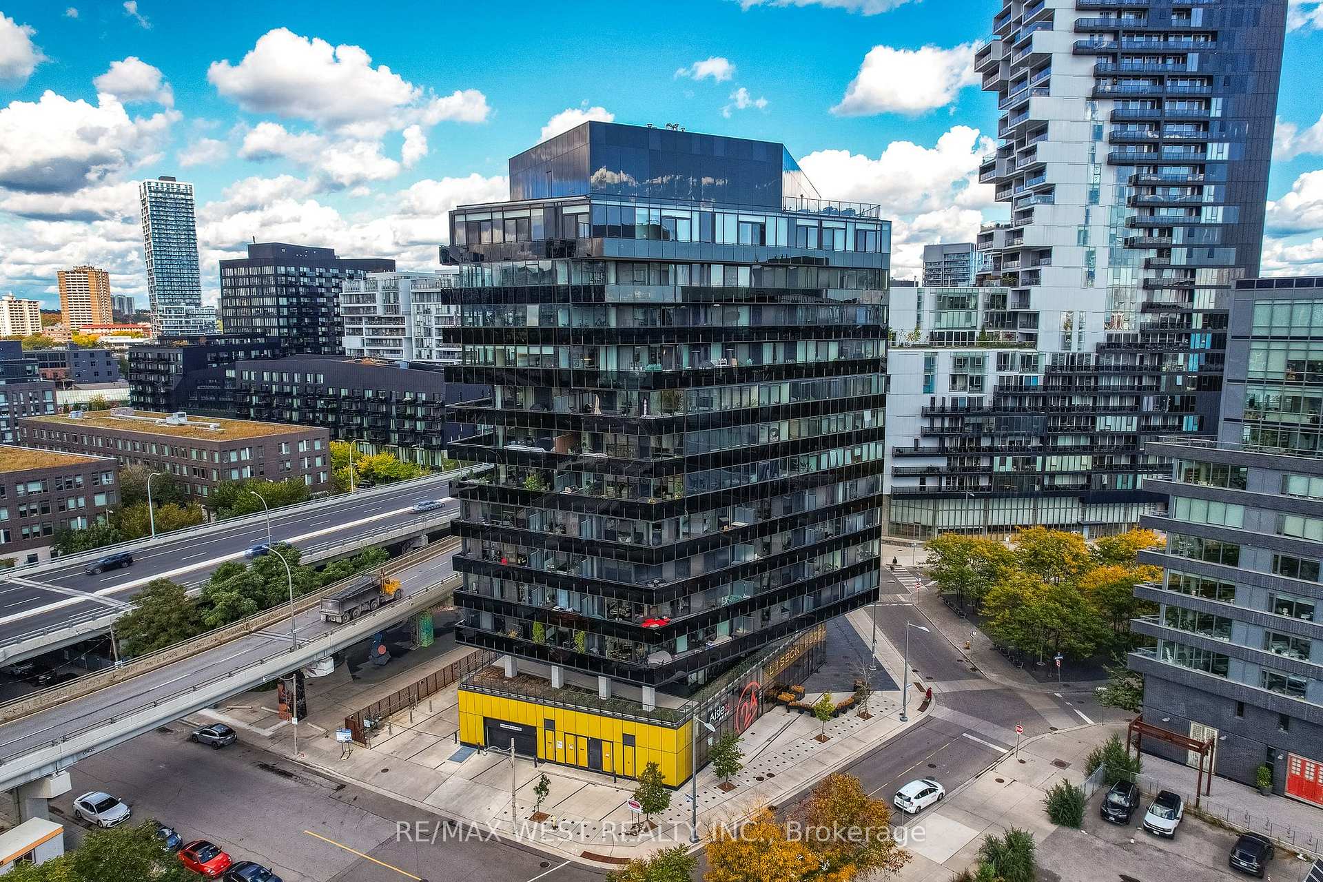 Photo 31 of Unit 1002, 21 Lawren Harris Square, Toronto, Moss Park — HOMEH