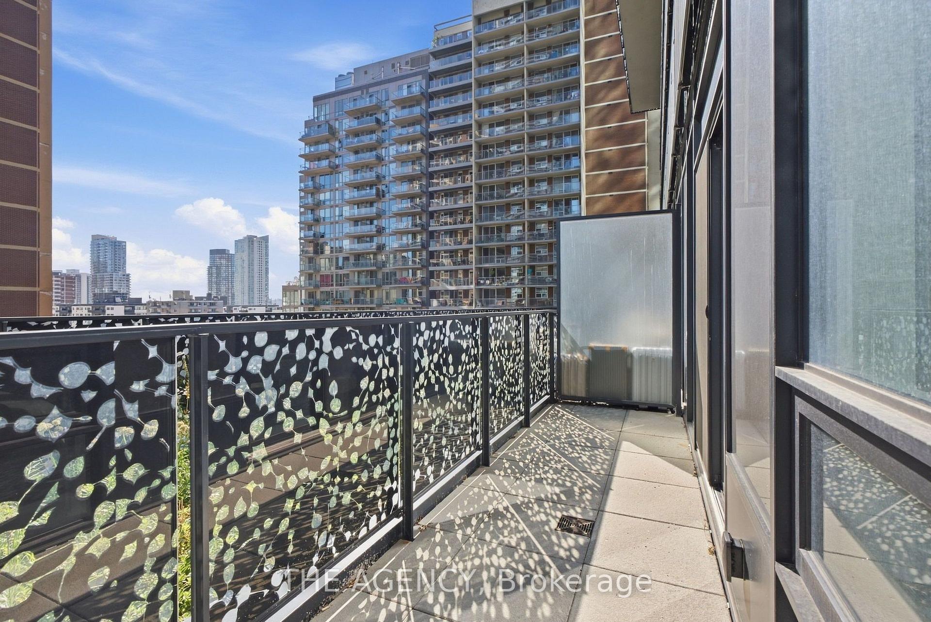 Photo 13 of Unit 1001, 55 Charles Street E, Toronto, Church-Yonge Corridor — HOMEH