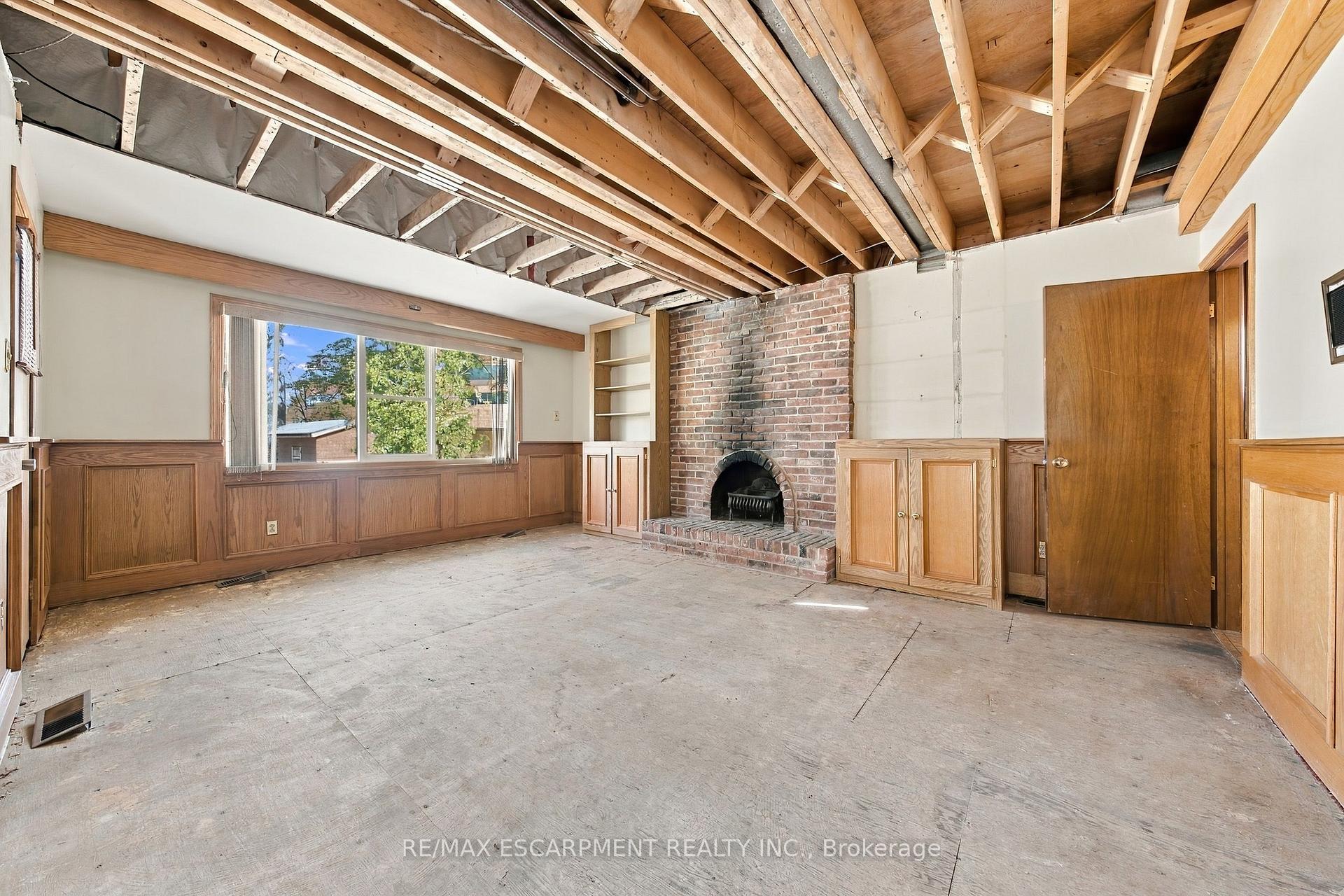 Photo 6 of 2429 Redfern Road, Burlington, Brant — HOMEH