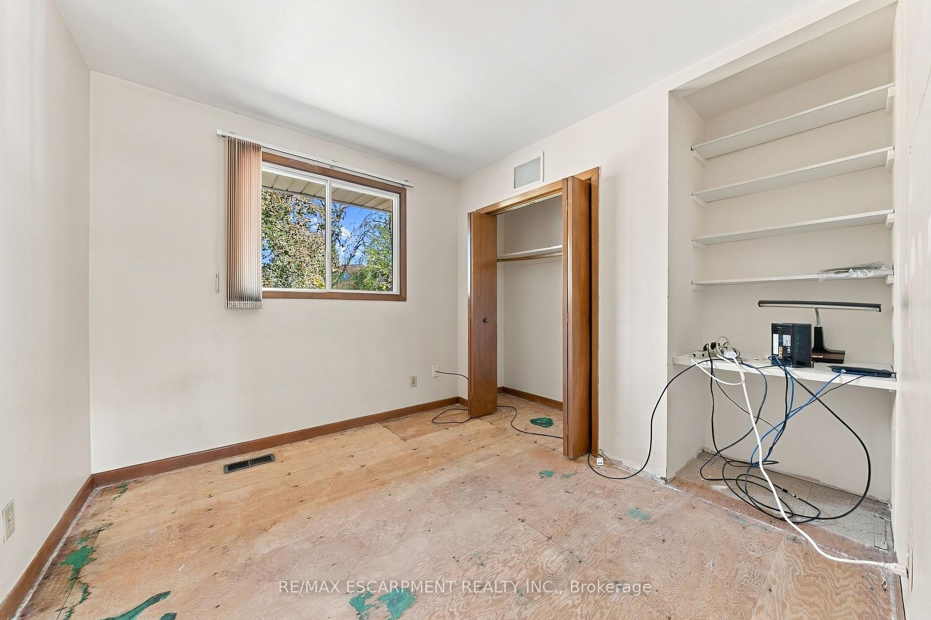 Photo 13 of 2429 Redfern Road, Burlington, Brant — HOMEH
